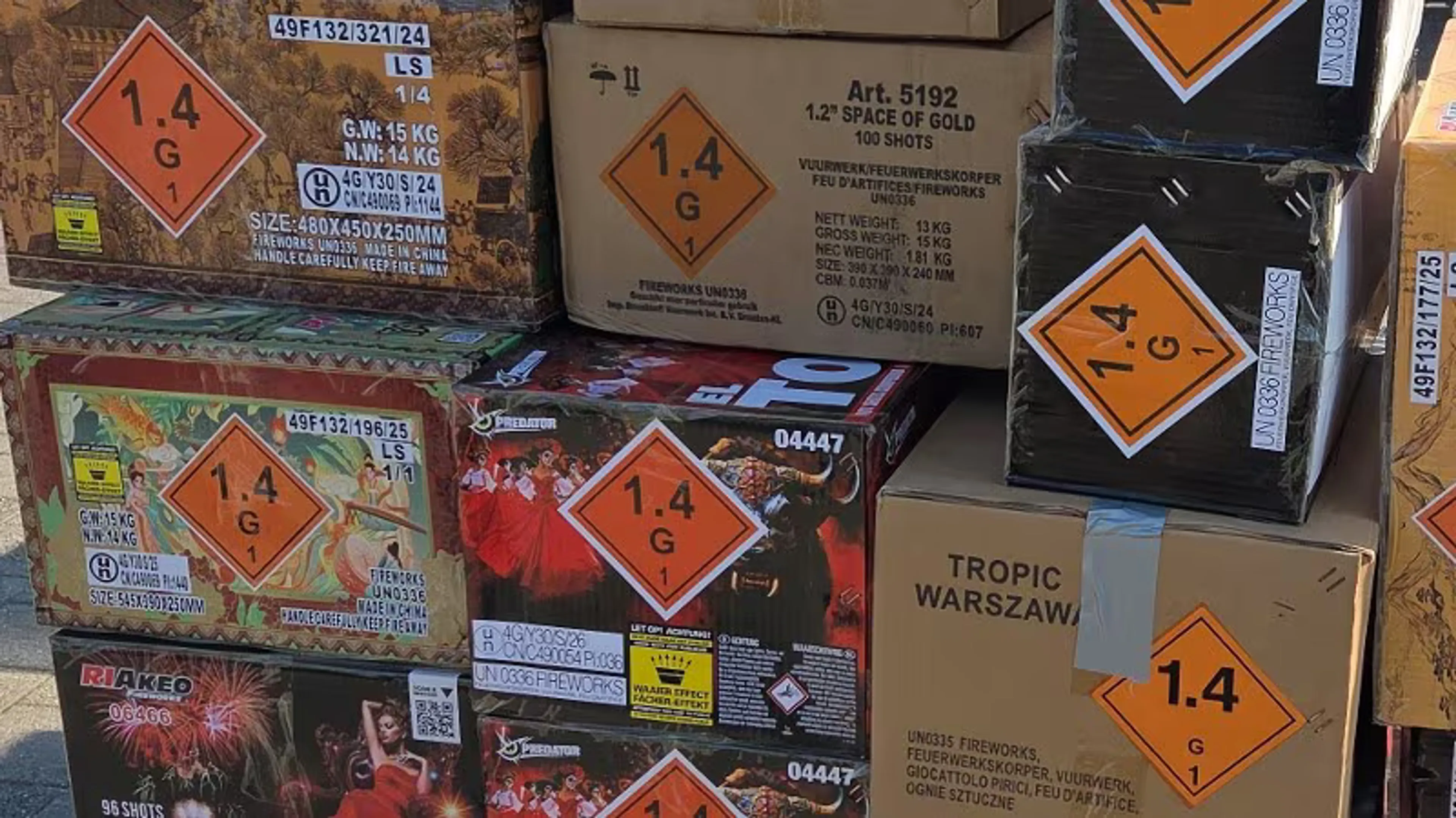 700 kilo vuurwerk en vuurwapens aangetroffen in bedrijfspand Kapel-Avezaath