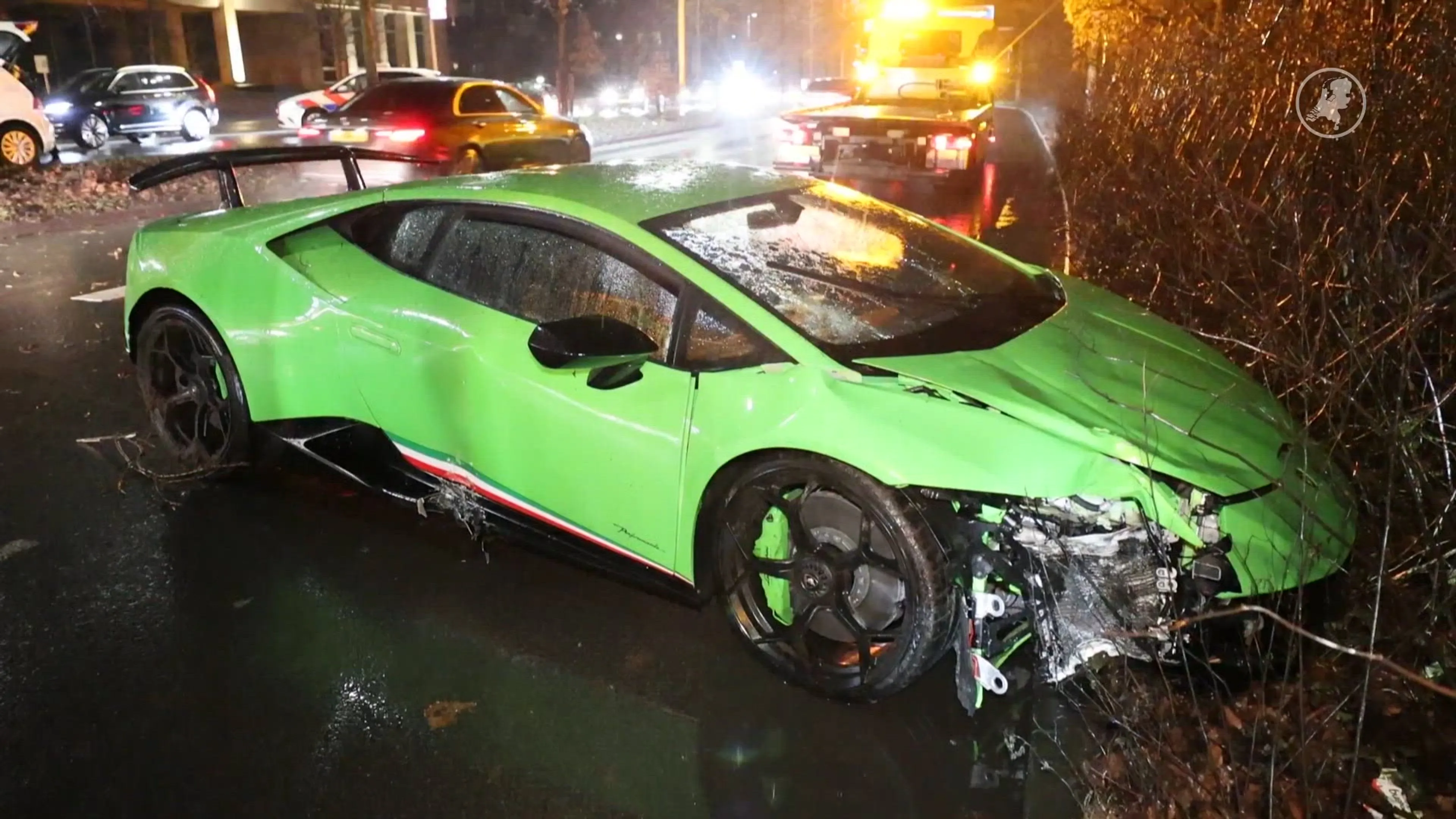 Peperdure Lamborghini crasht in Den Haag