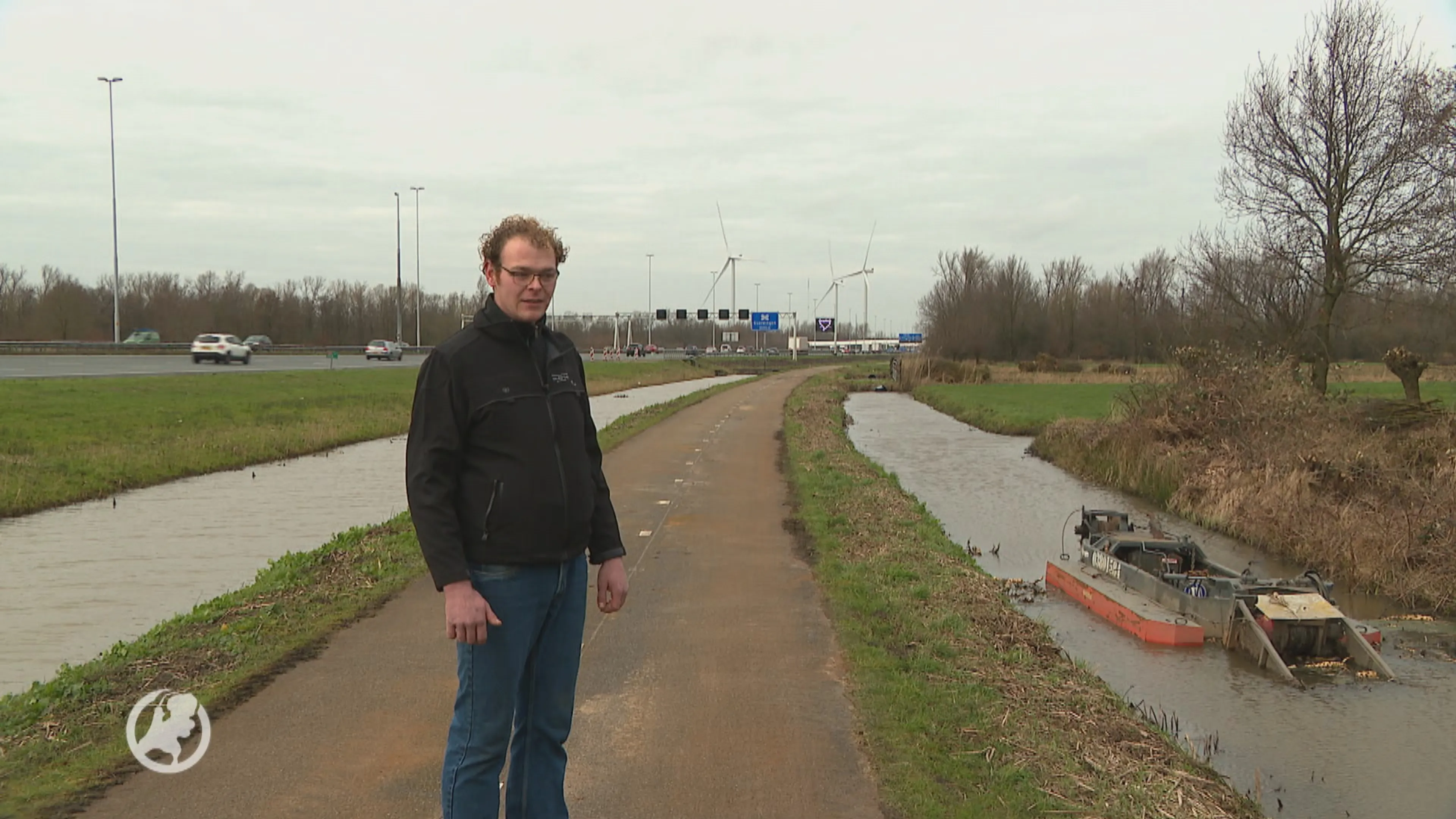 Tientallen rijplaten van 1000 kilo van een op andere dag verdwenen, aannemer looft beloning uit