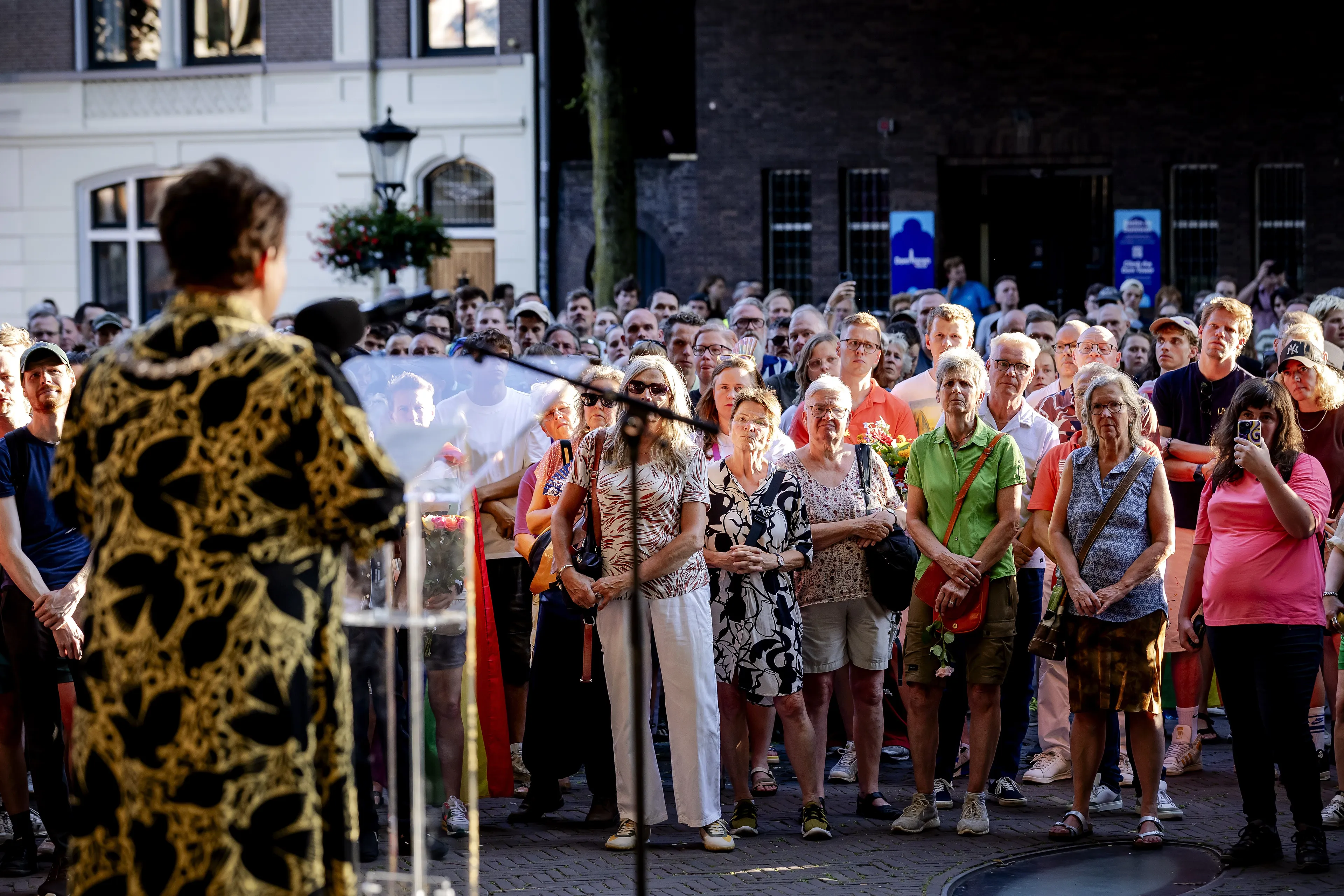 Honderden herdenken in Utrecht aanslag tijdens Berlin Pride