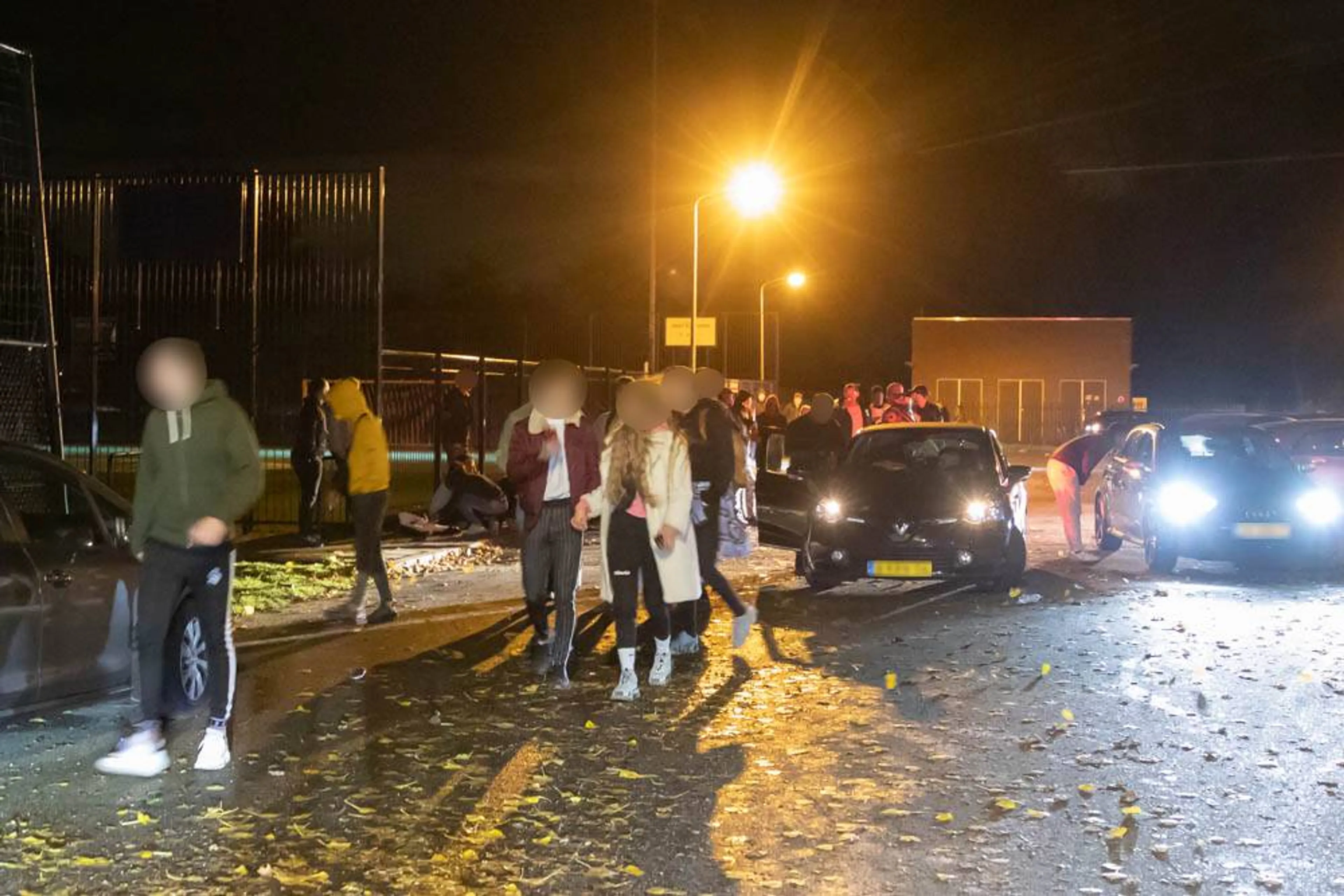 Ruim 300 mensen vieren illegaal feestje bij Hilversum: 'Onbegrijpelijk en onverantwoord'
