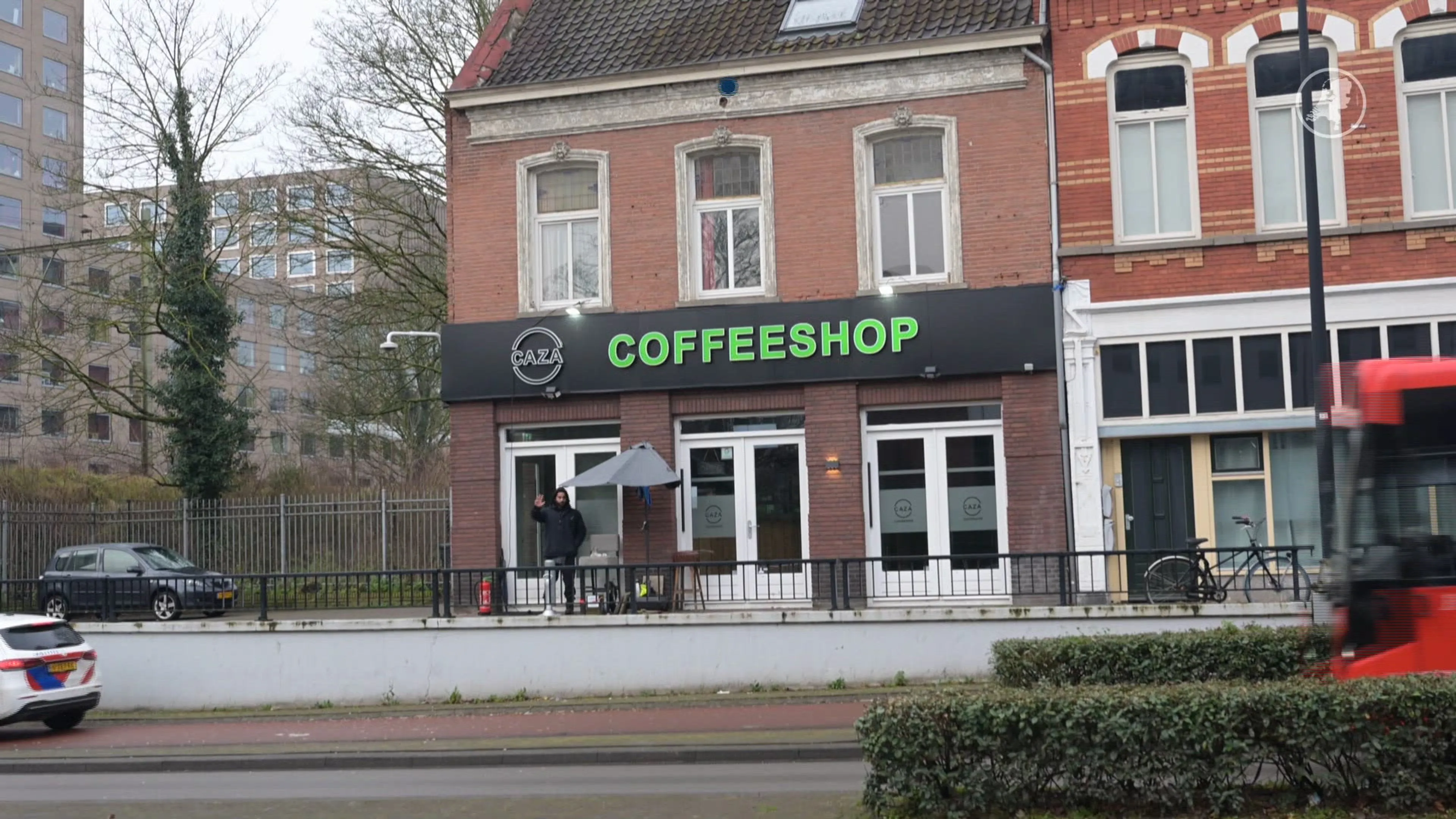 Explosief geworpen naar beveiligers coffeeshop in Tilburg