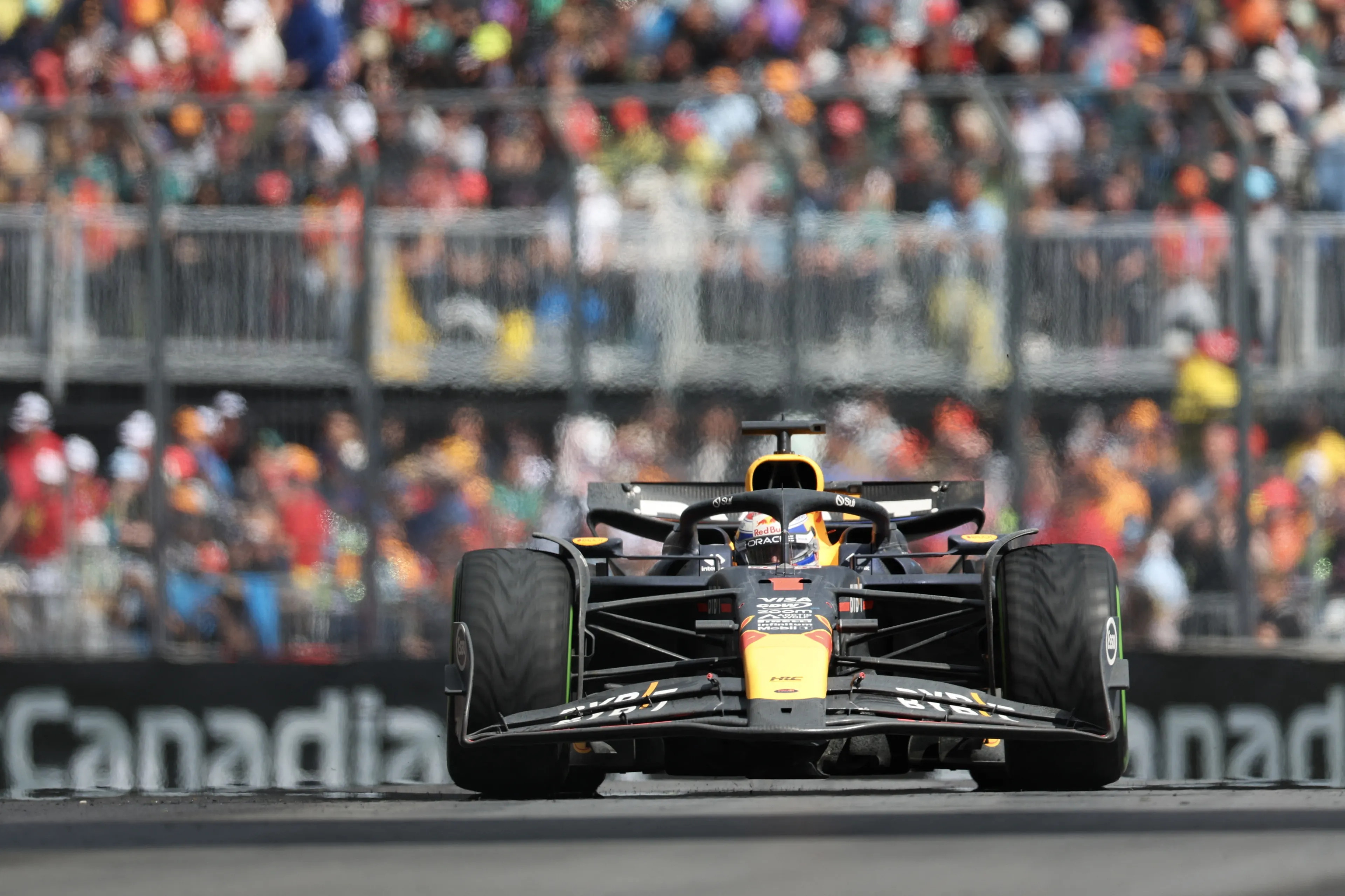 Verstappen wint in Canada en loopt flink uit in WK-stand