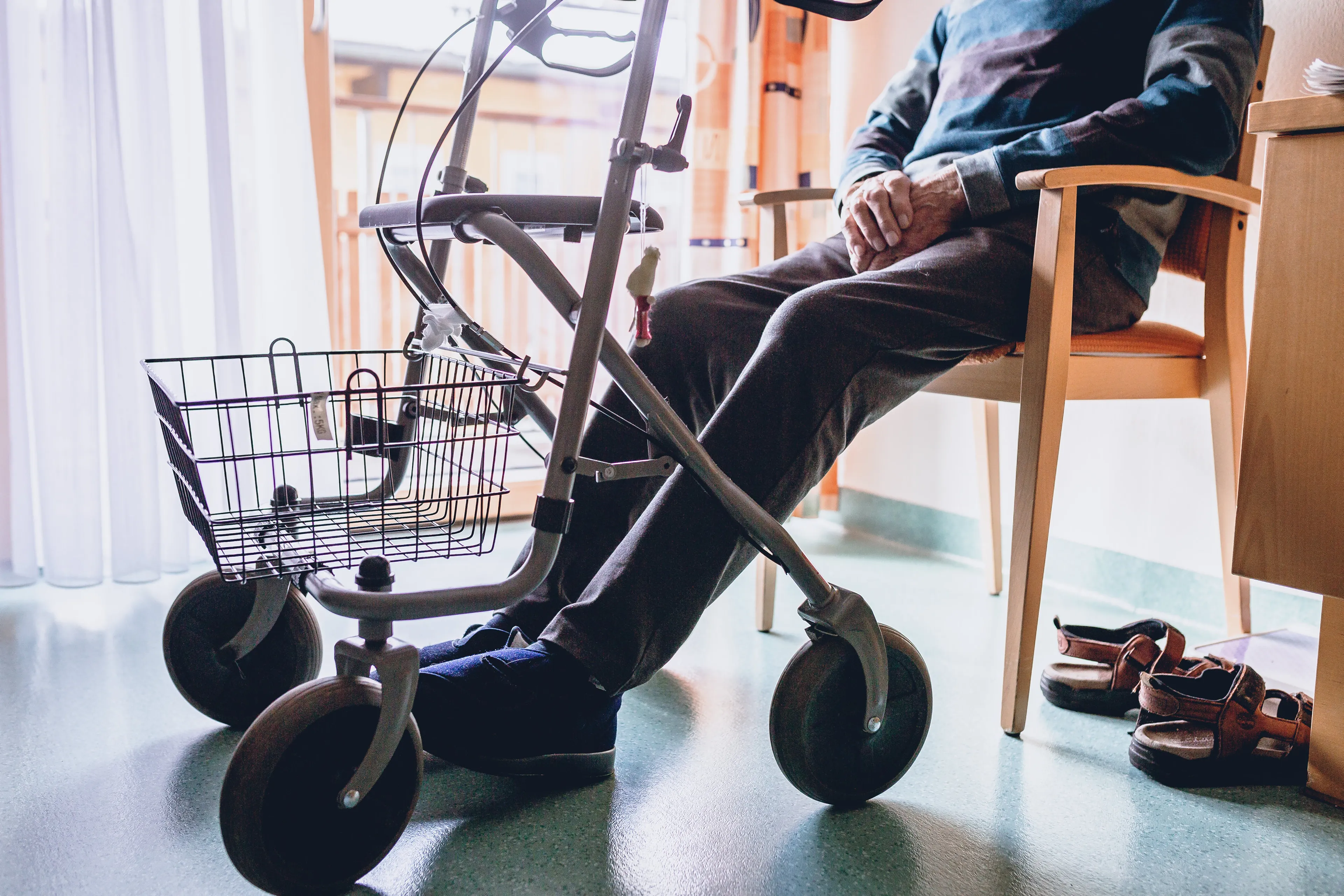 80-jarige man met rollator belandt in water en overlijdt
