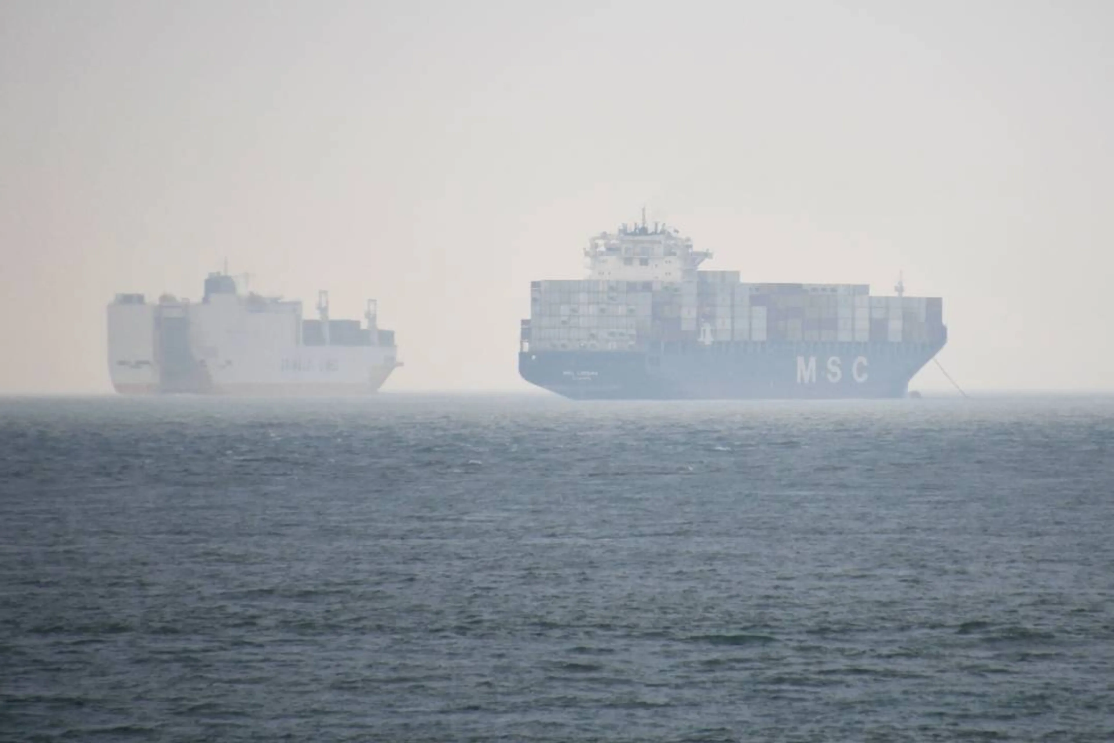 Containerschip omgedraaid op Westerschelde na dreiging schip op te blazen