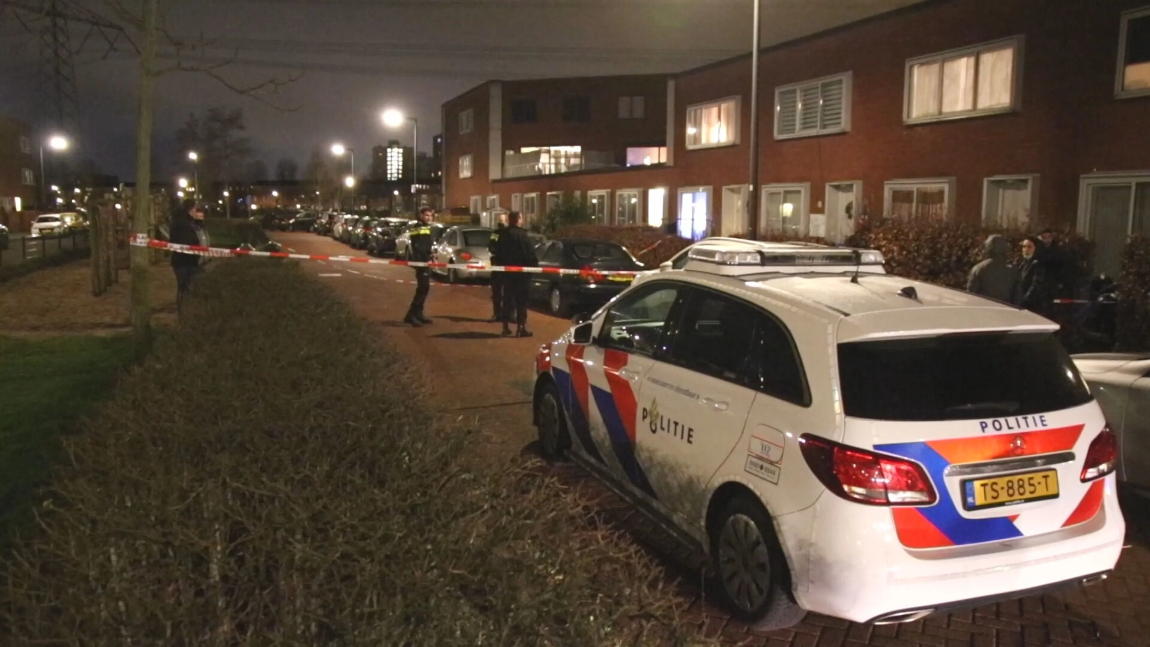 Lichaam van jonge man (20) gevonden in Rotterdamse woning, auto in beslag genomen