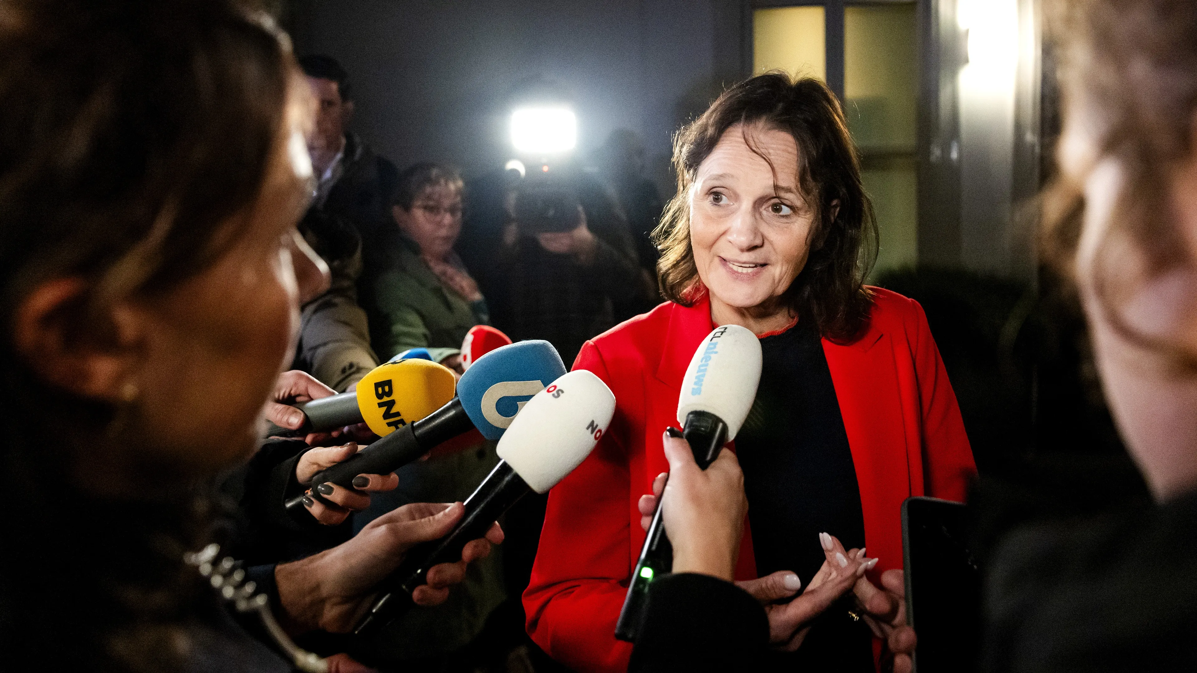 Kabinet blijft overeind, coalitie opgelucht: 'Lucht is geklaard'