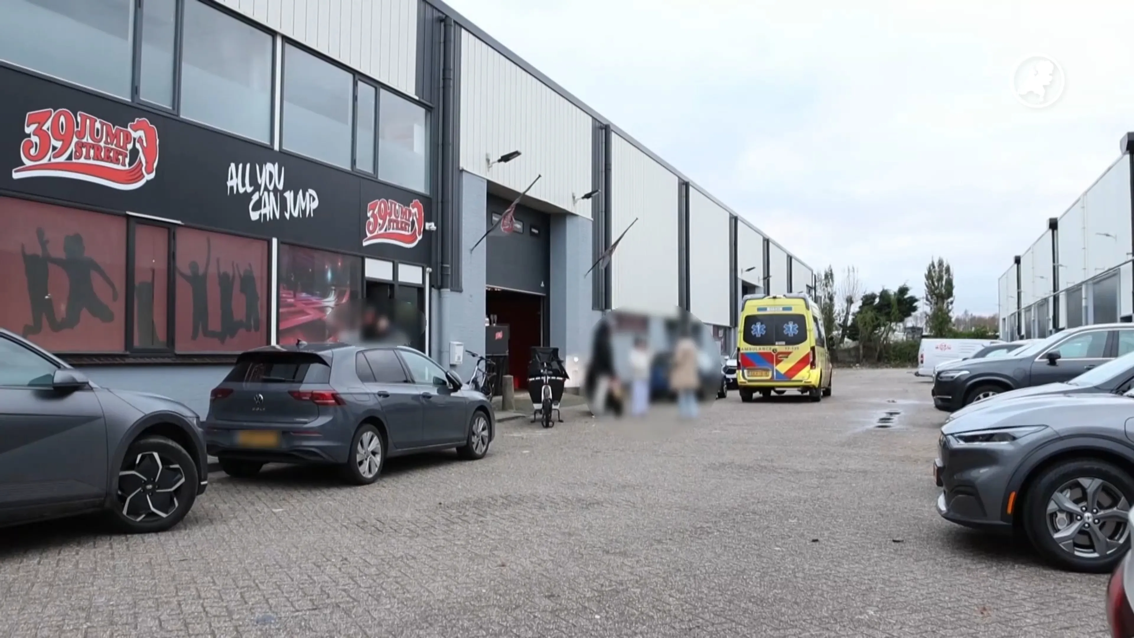 Ongeluk bij trampolinepark Rotterdam, kind naar ziekenhuis