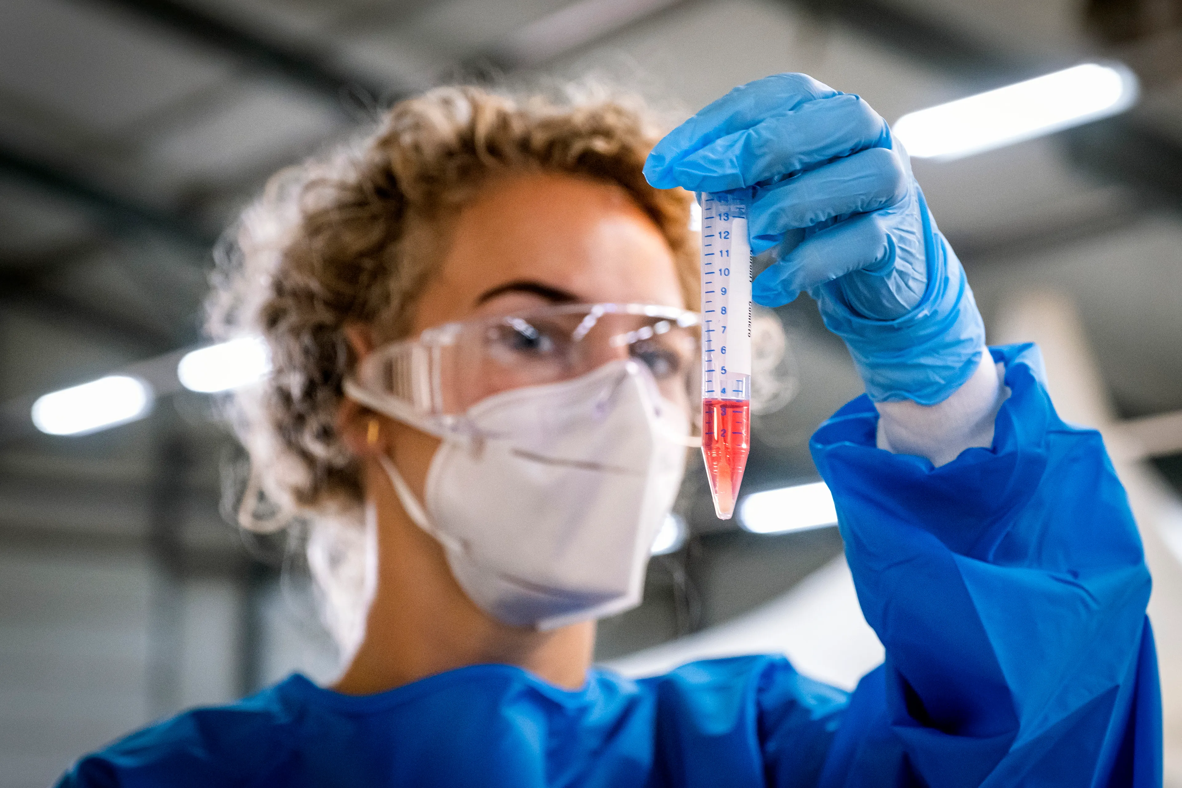 LIVEBLOG | Actief coronavirus indammen scheelt miljarden