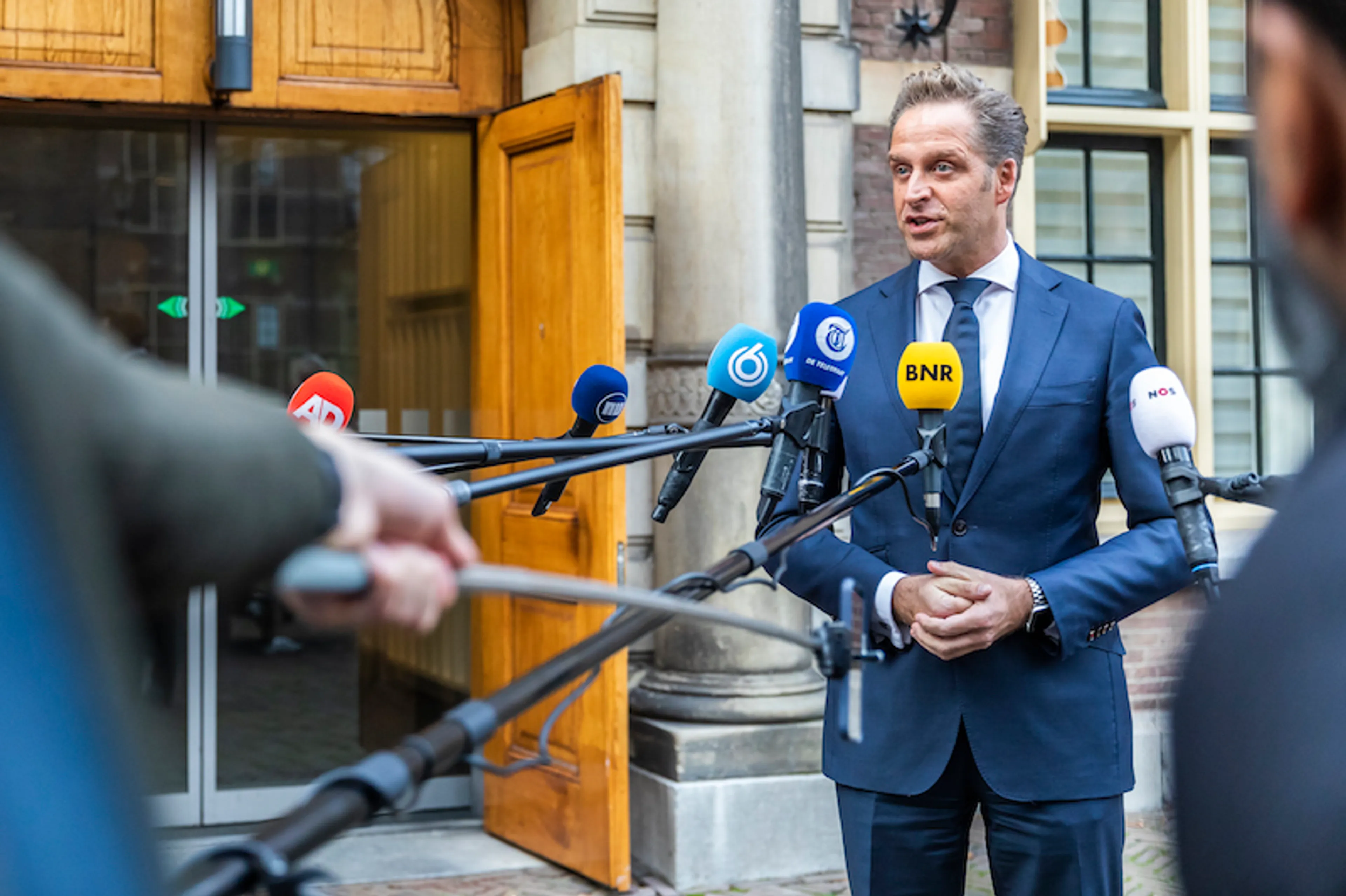 De Jonge: 'Onszelf geen derde coronagolf onder de kerstboom cadeau doen'