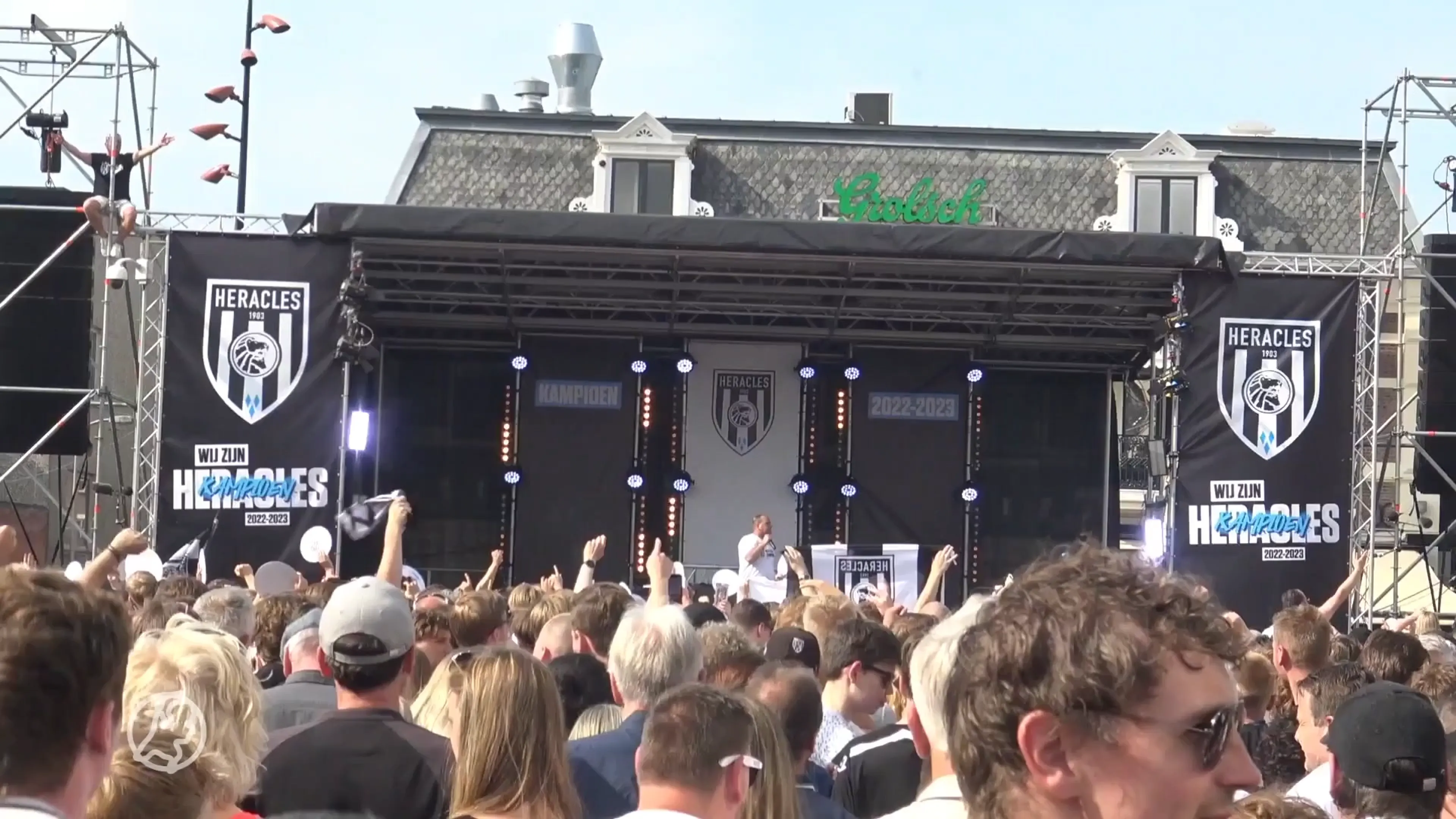 Feestje in Twente: Heracles gehuldigd in centrum van Almelo