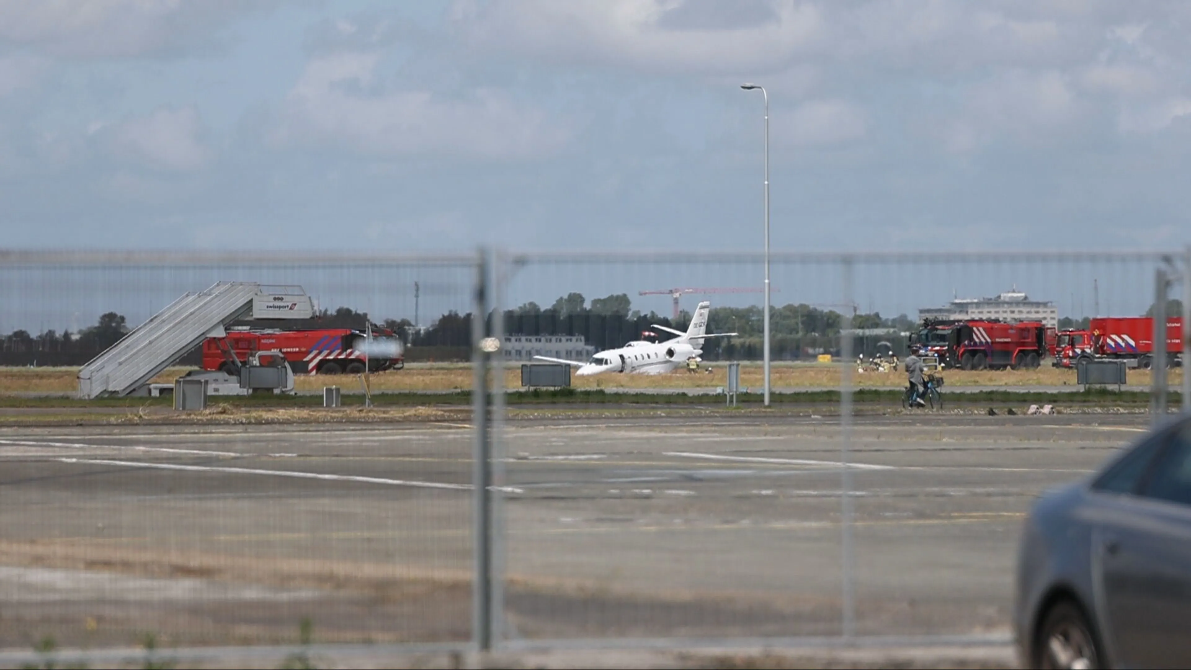 Privévliegtuig schiet door bij landing op Schiphol