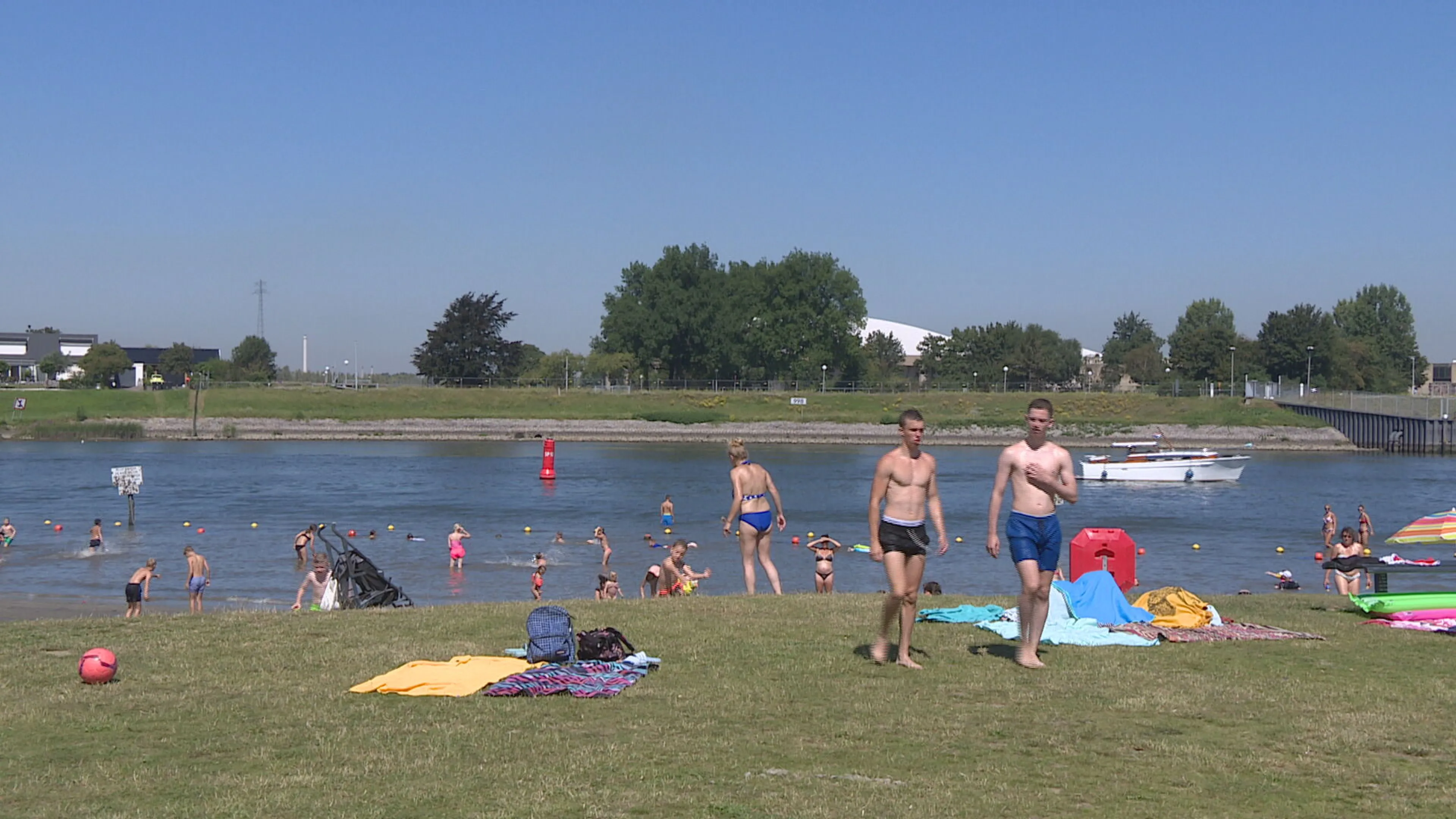 Hek om strand tegen overlast leidt vooral tot woede: 'Ze pakken iedereen'