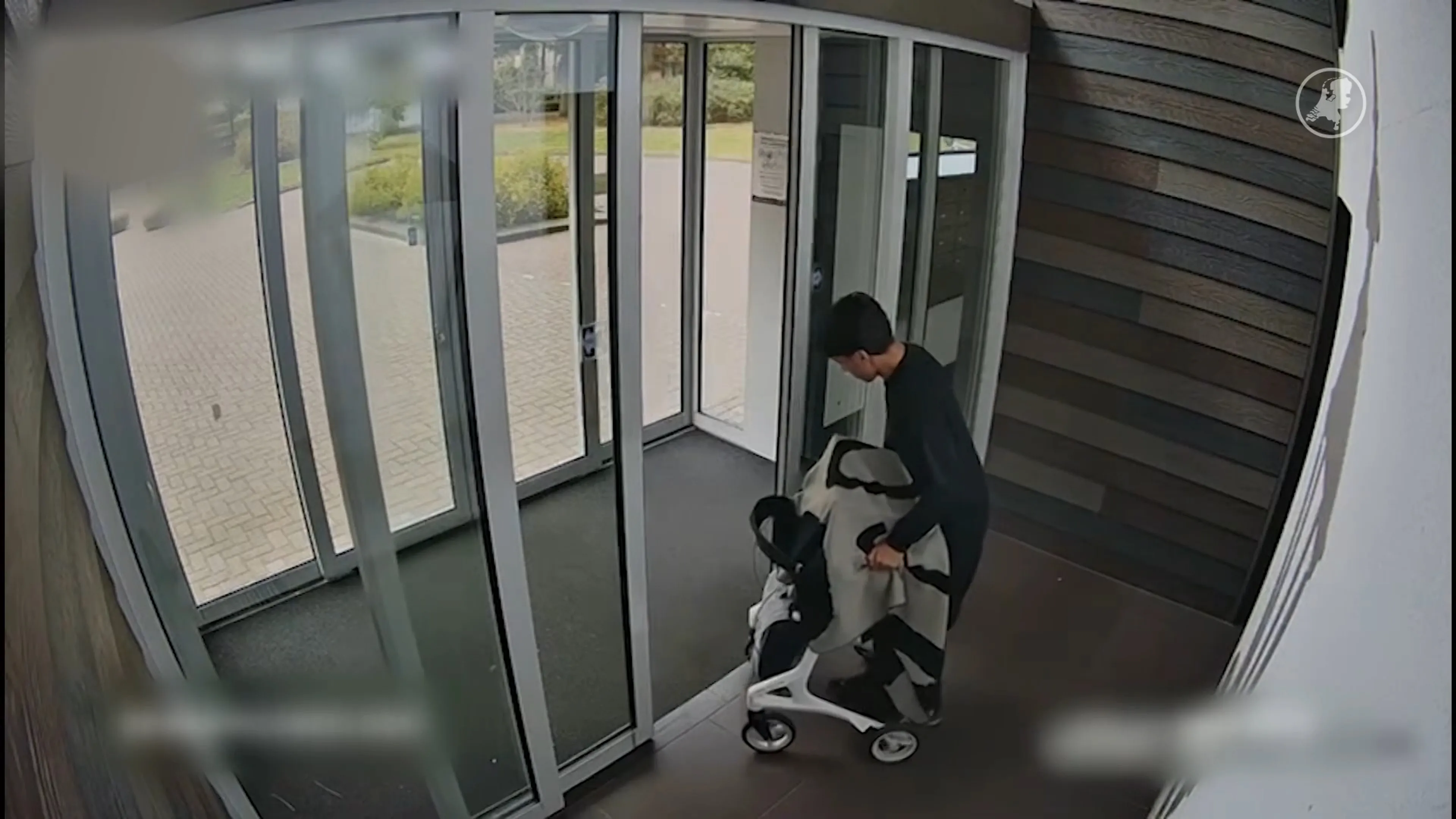 90-jarige vrouw beroofd van sieraden, nepagent ervandoor met rollator en kluis