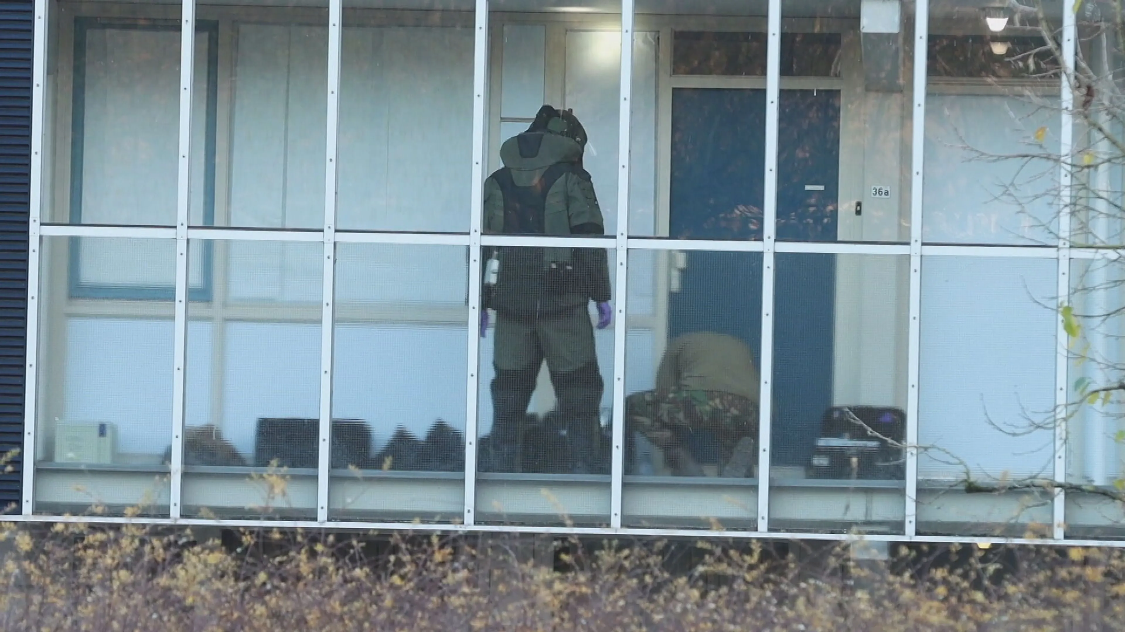 Meer explosief materiaal aangetroffen in flat Spijkenisse, omwonenden opnieuw op straat