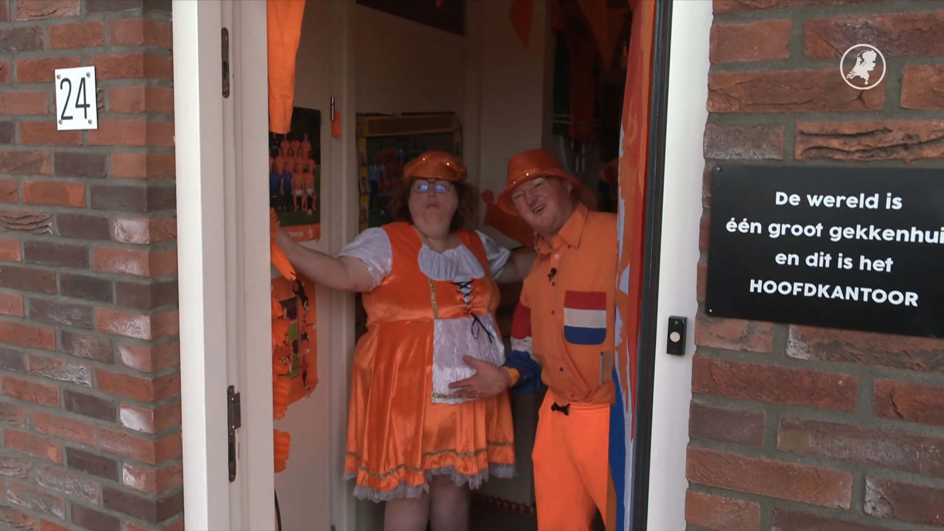 Superfans bouwen huis om voor WK: 'Wij geloven in Oranje'