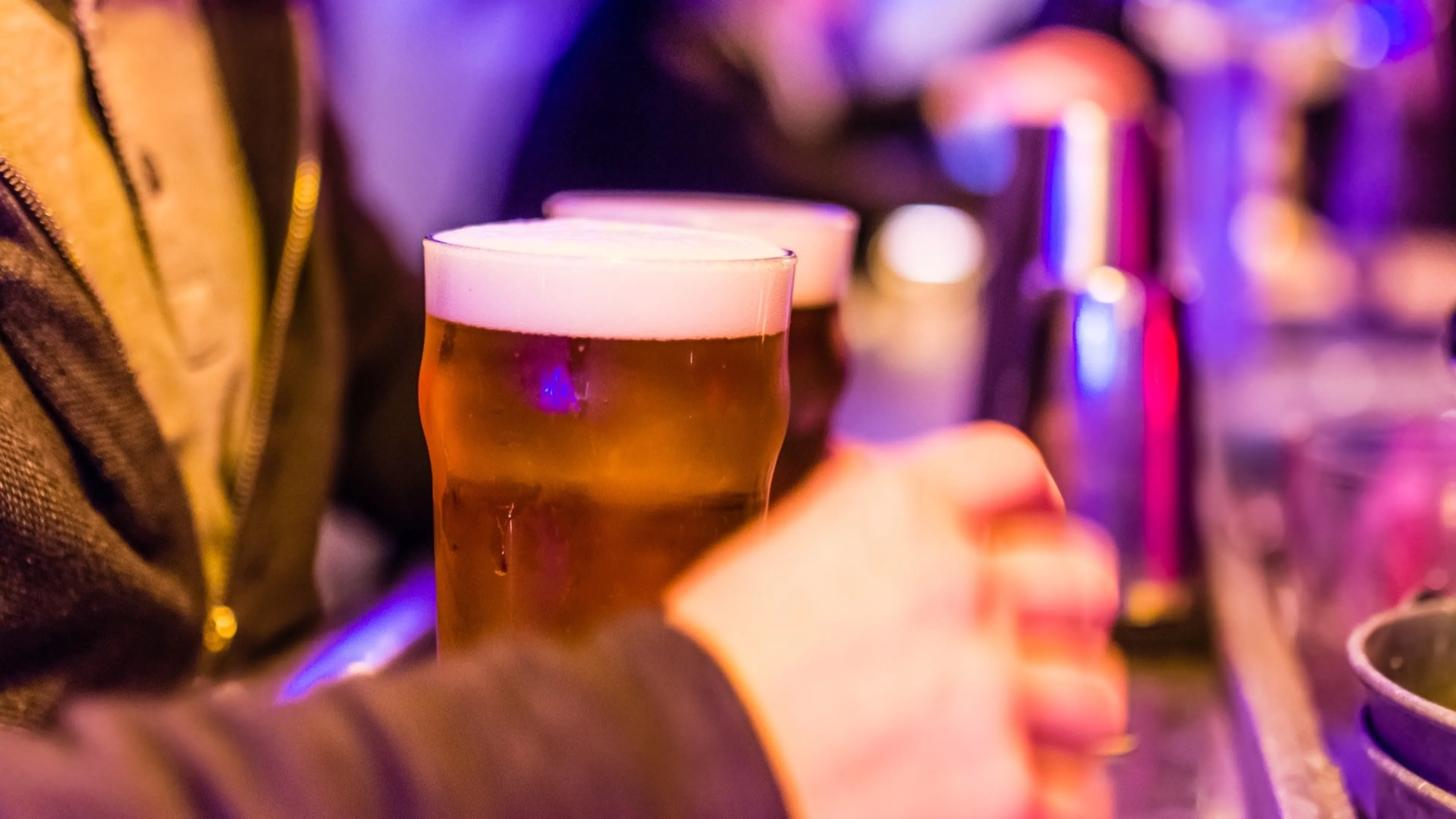 Alcohol ongezonder dan gedacht: 'Dit is waarom je moet stoppen'