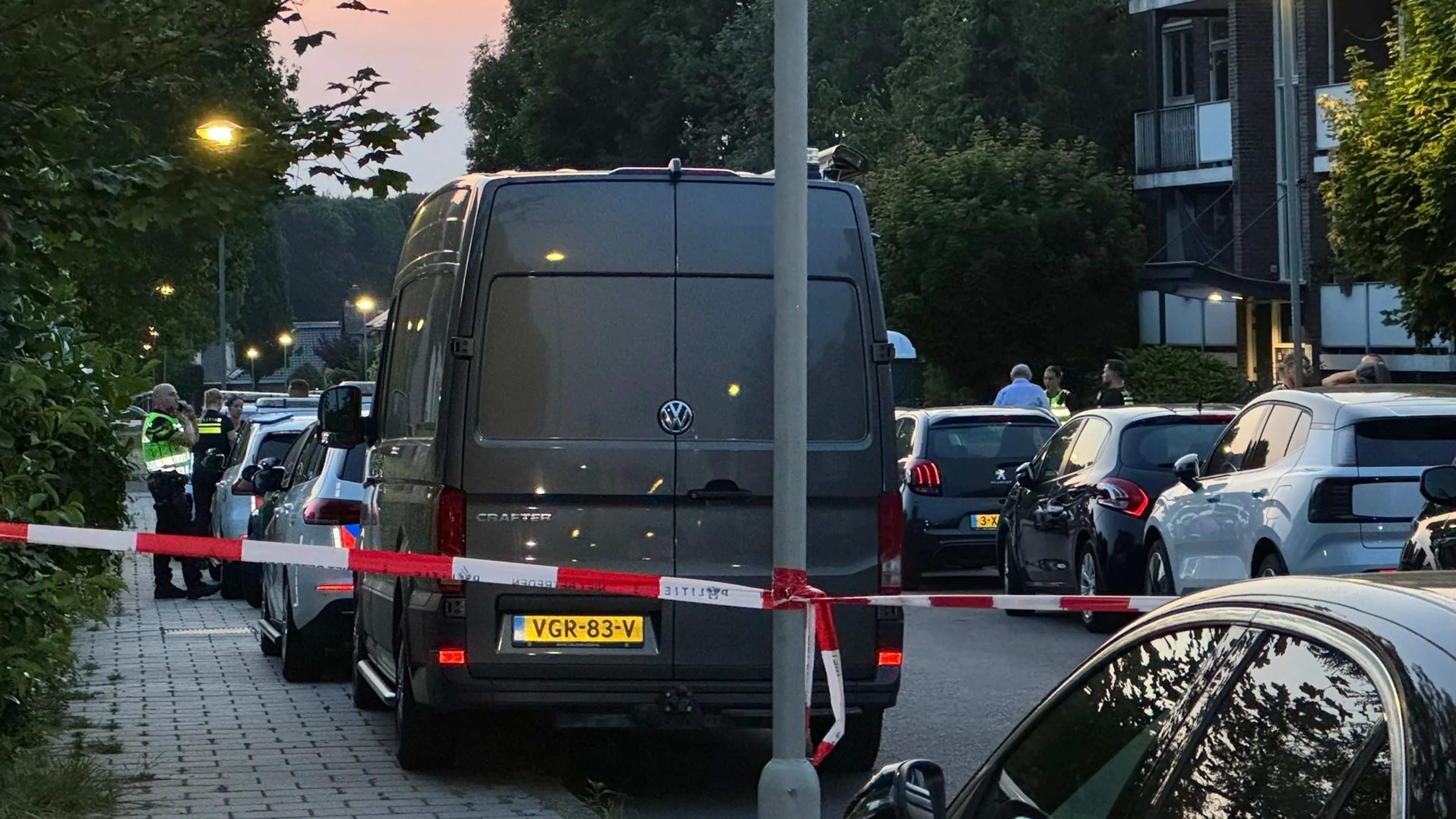 Dode man gevonden in woning in Limburgse Beek, mogelijk misdrijf
