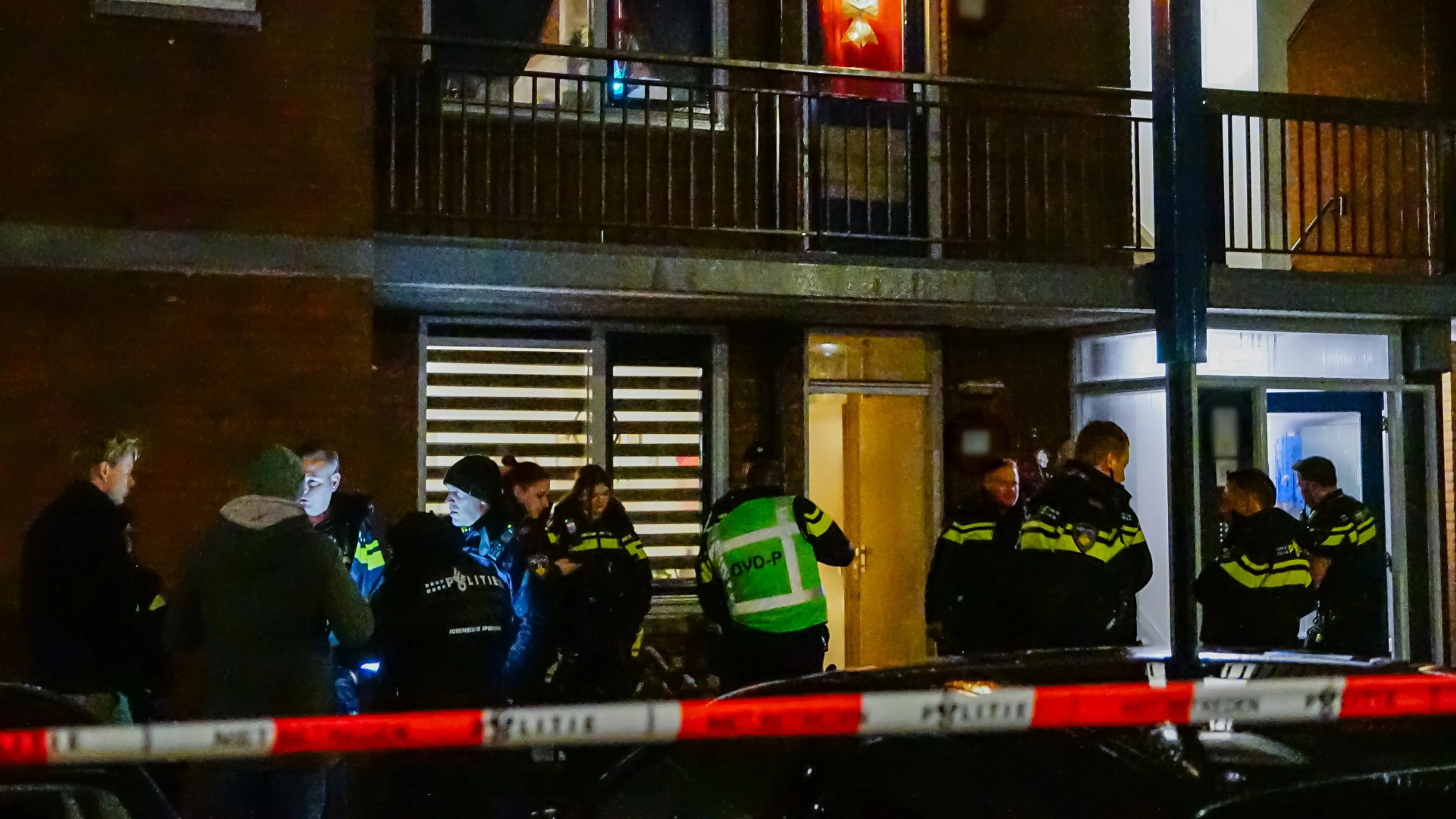 Rotterdamse (67) overleden na steekincident, verdachte vrouw vast
