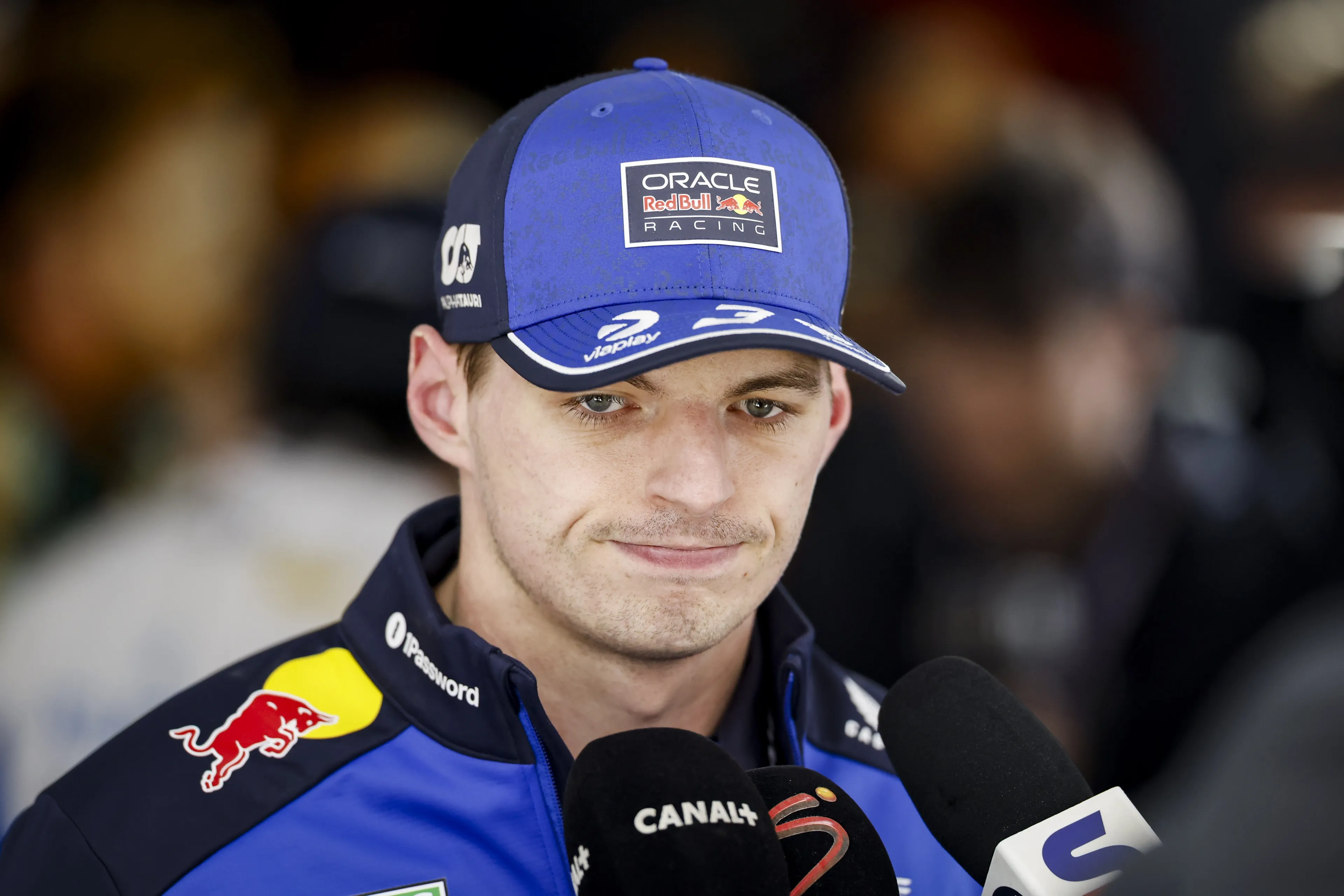Kans op zege op Nürburgring van korte duur: auto Verstappen in de problemen