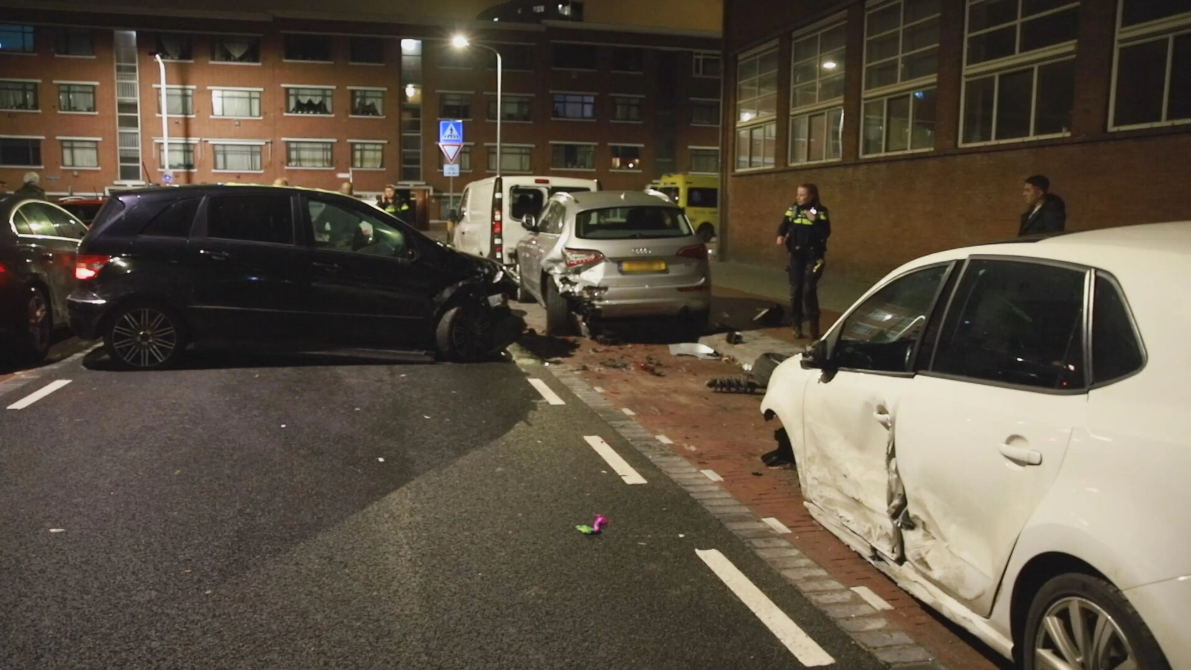 Bestuurder richt ravage aan na dollemansrit in Den Haag