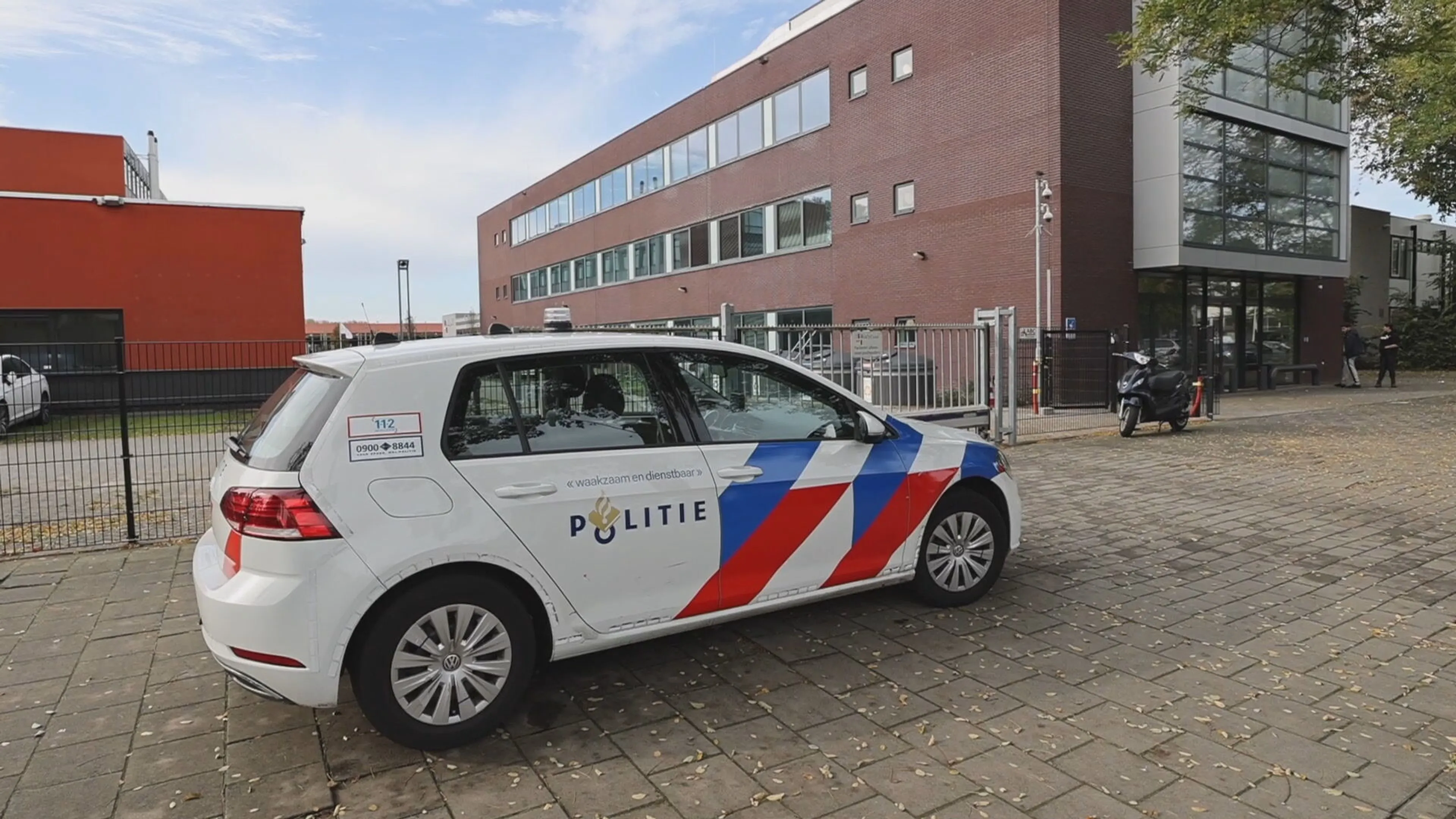 Studenten met bivakmutsen bedreigen andere student op ROC Mondriaan