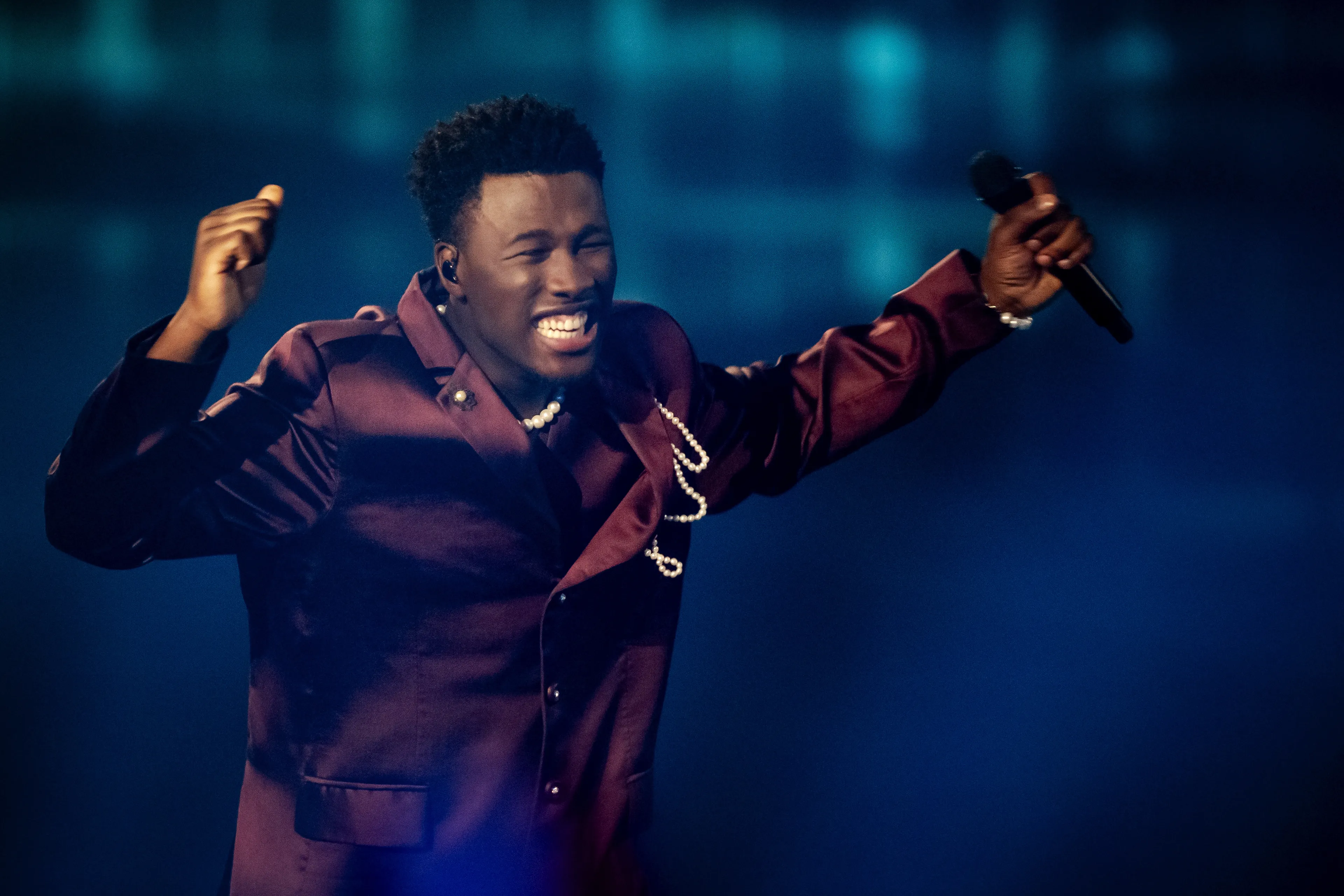 Dit is waarom Claude ineens weer volop meedoet om winst op Songfestival