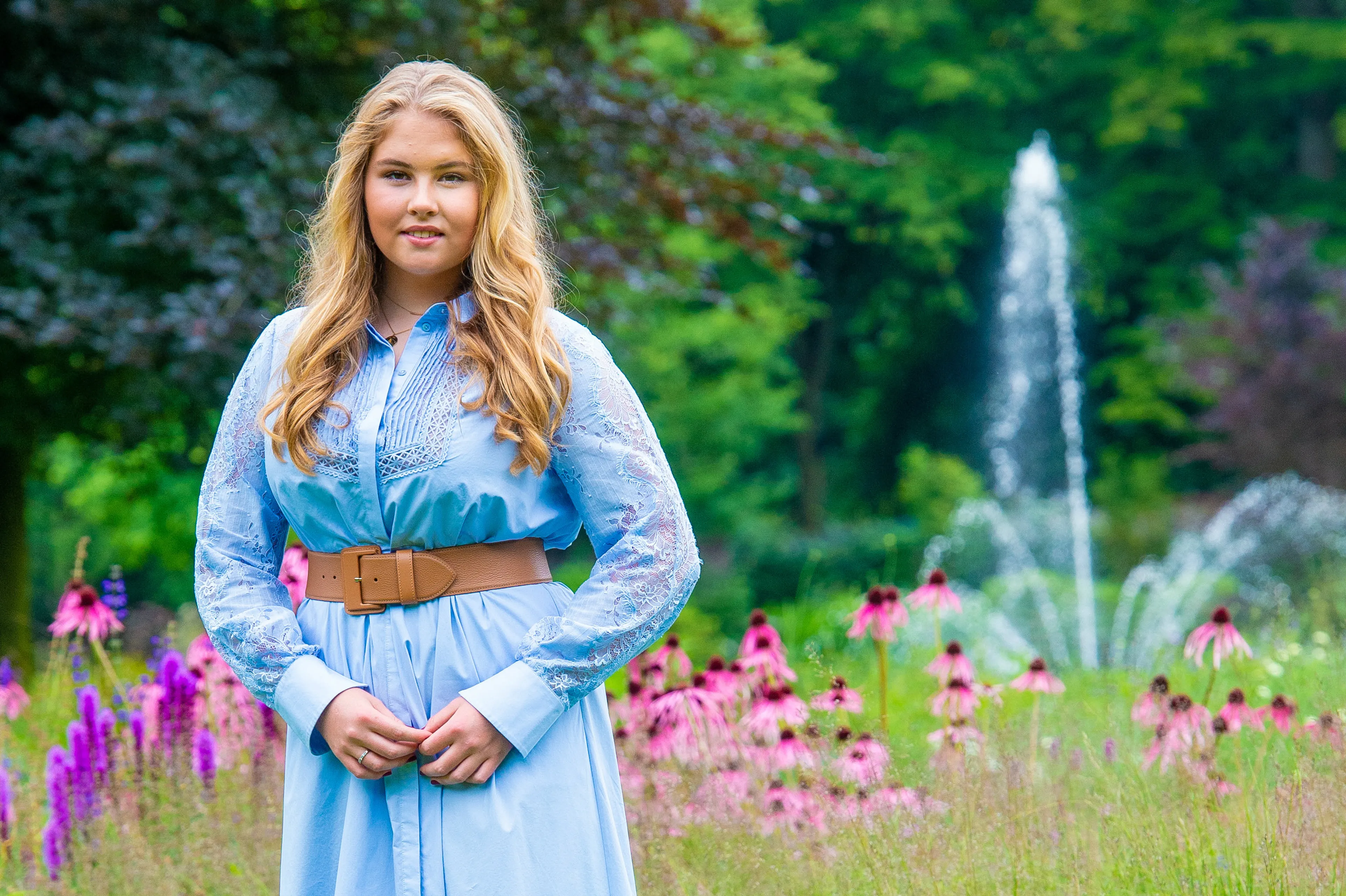 Prinses Amalia krijgt 24-karaats gouden postzegel voor verjaardag
