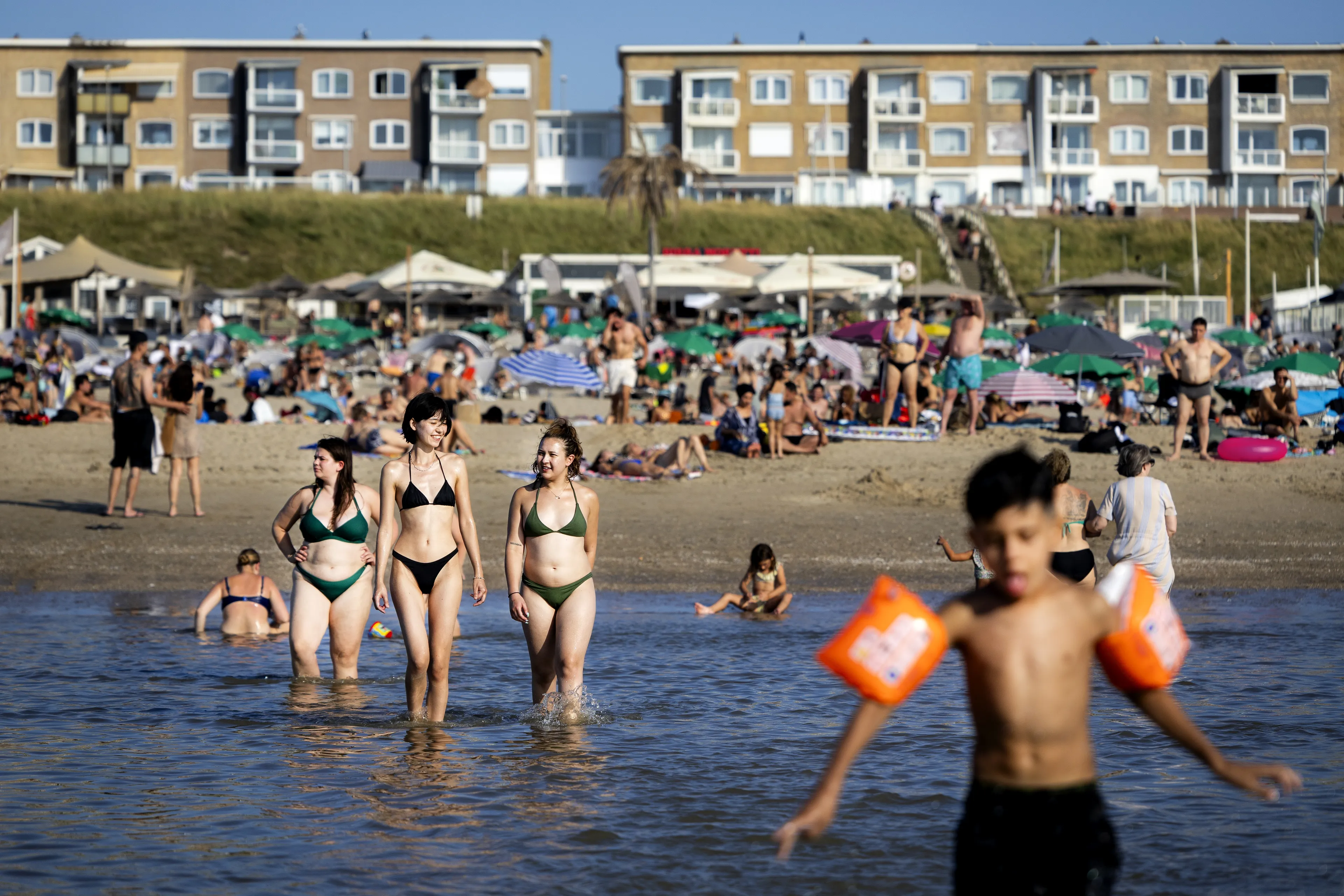 Zonovergoten en zinderend hete dag: lokaal zelfs 38 graden