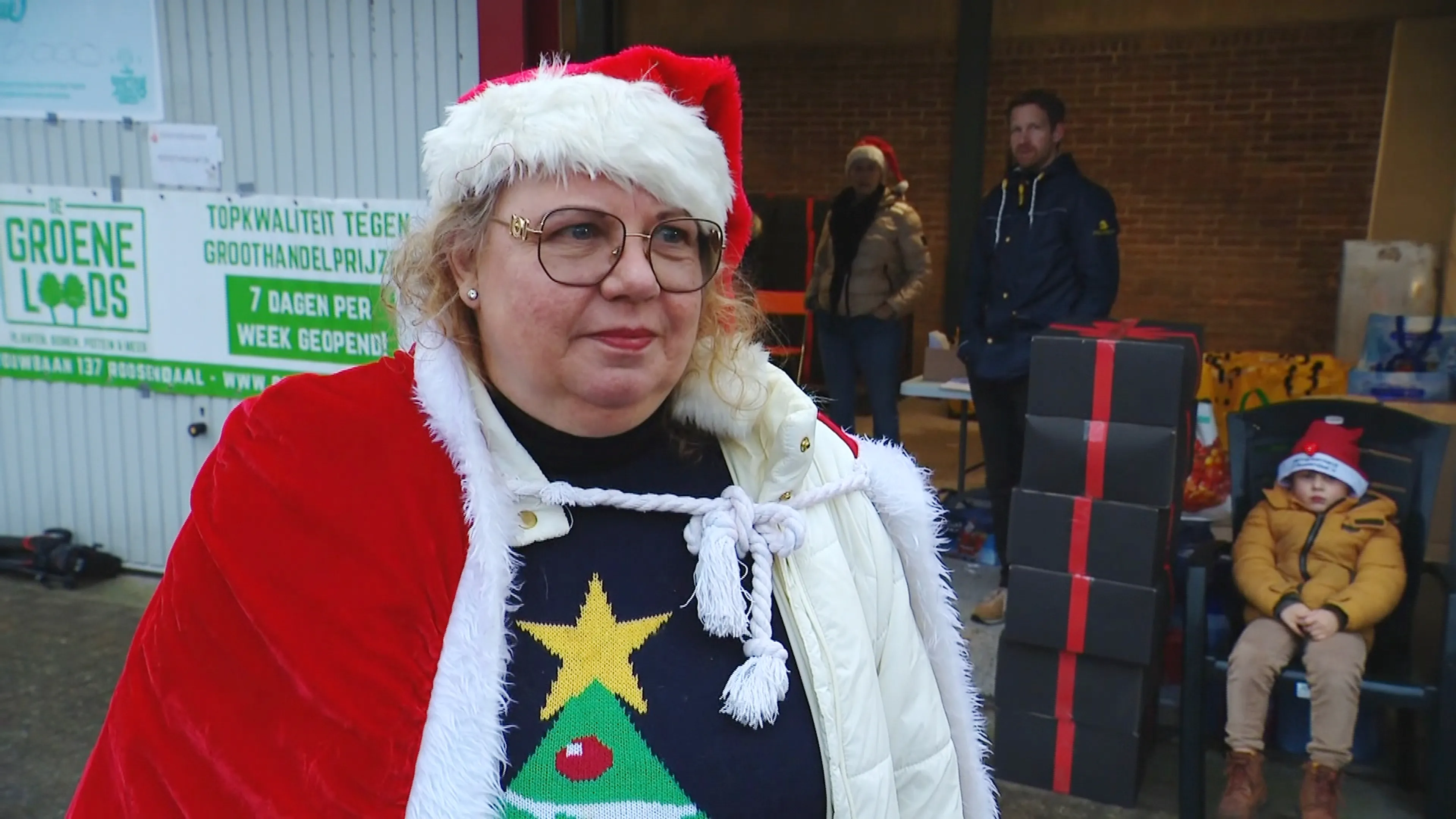 'Kerstvrouwtje' Astrid stopt noodgedwongen met uitdelen pakketten voor minima
