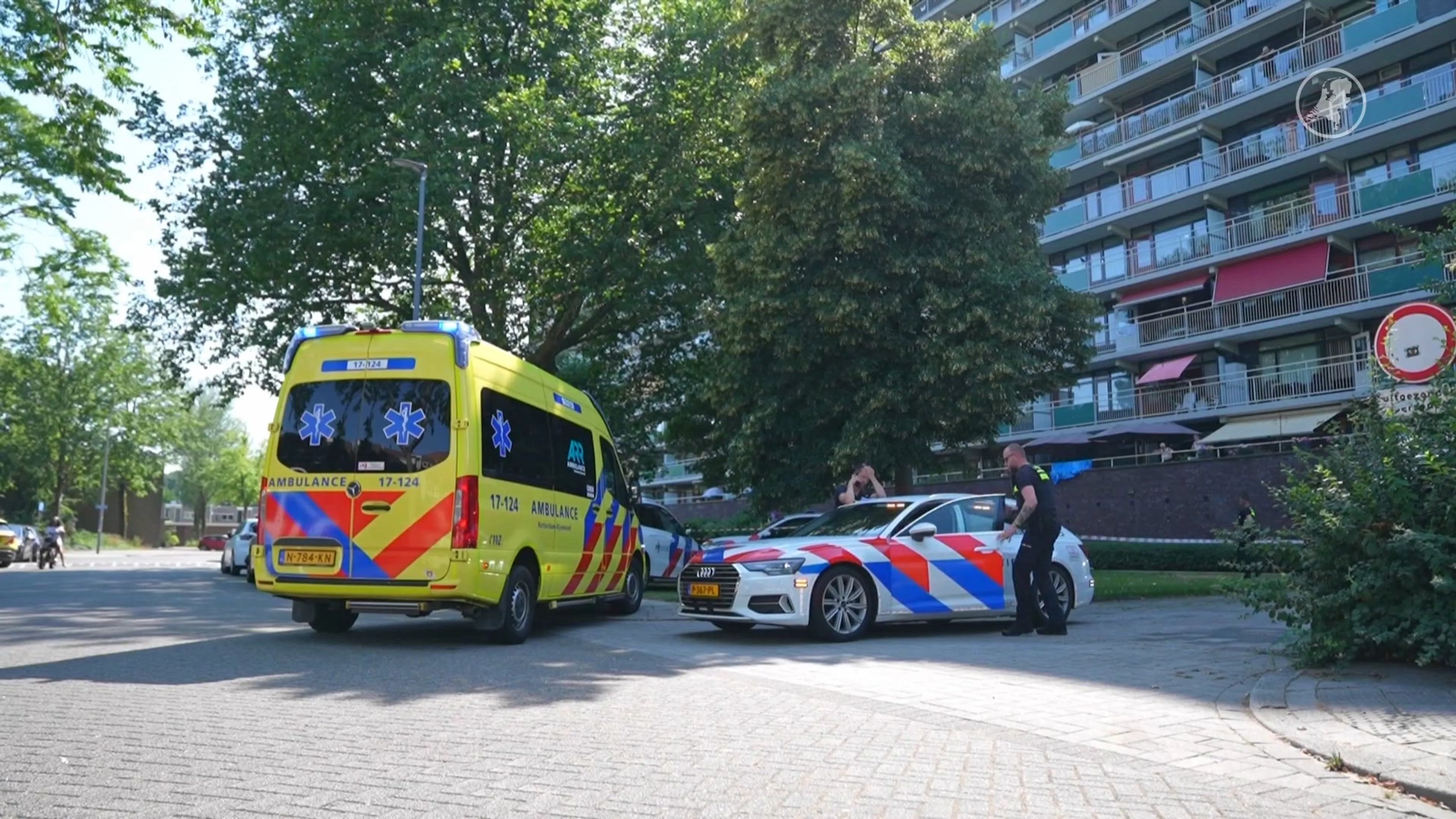Kind met spoed naar ziekenhuis na val van zevende verdieping in Hoogvliet