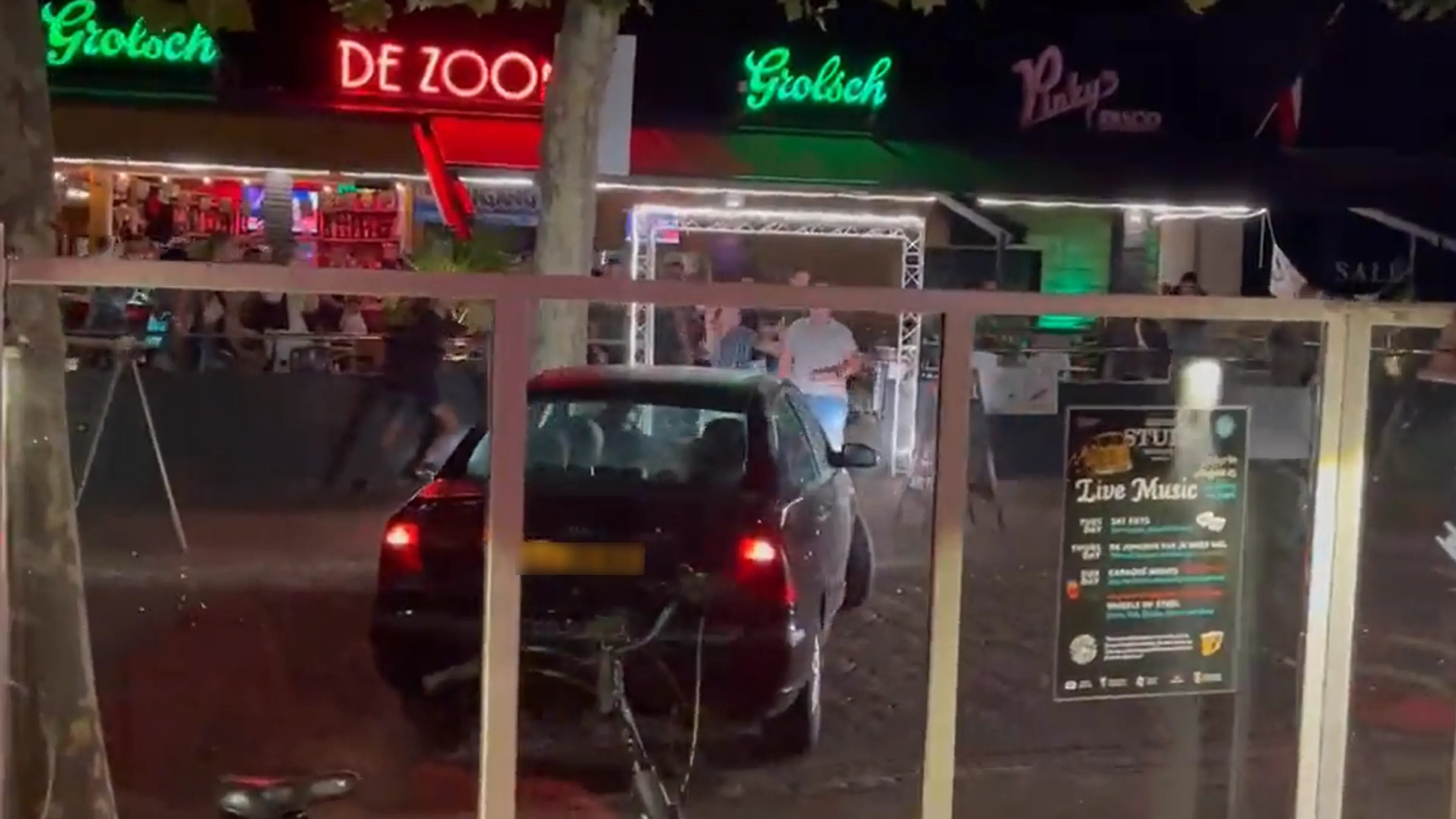 'Man die met auto inreed op terras in Renesse is veroordeelde kickbokser'