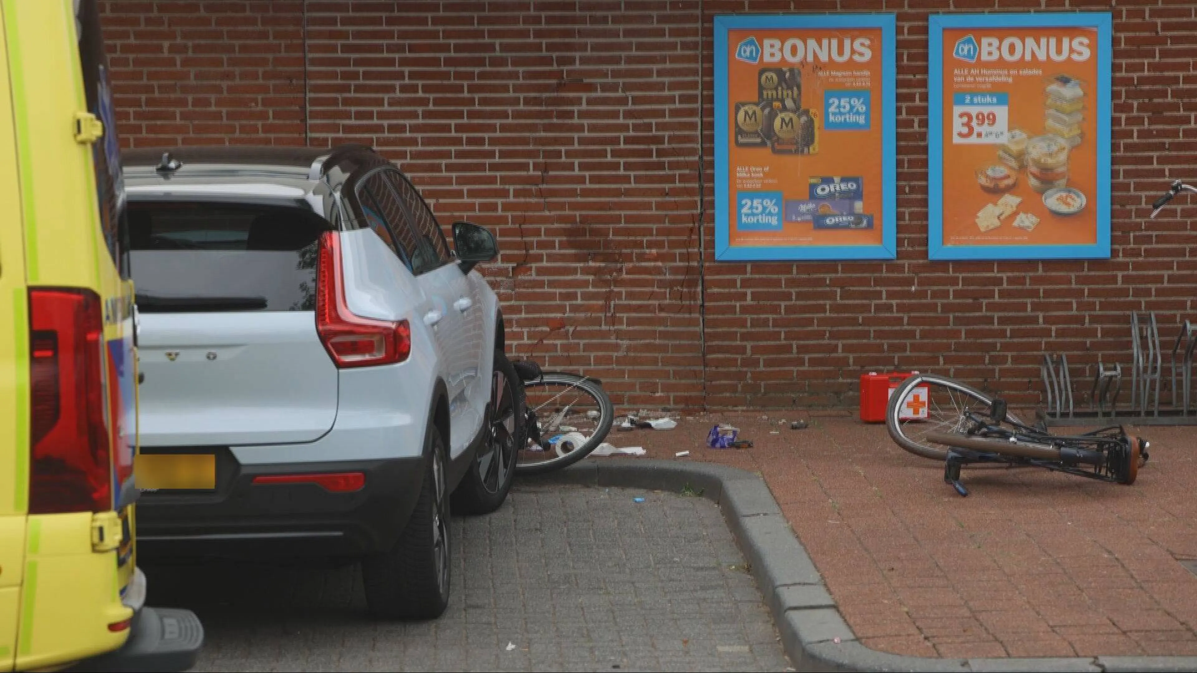 Vrouw (70) overlijdt bij aanrijding in Lelystad, politie doet onderzoek