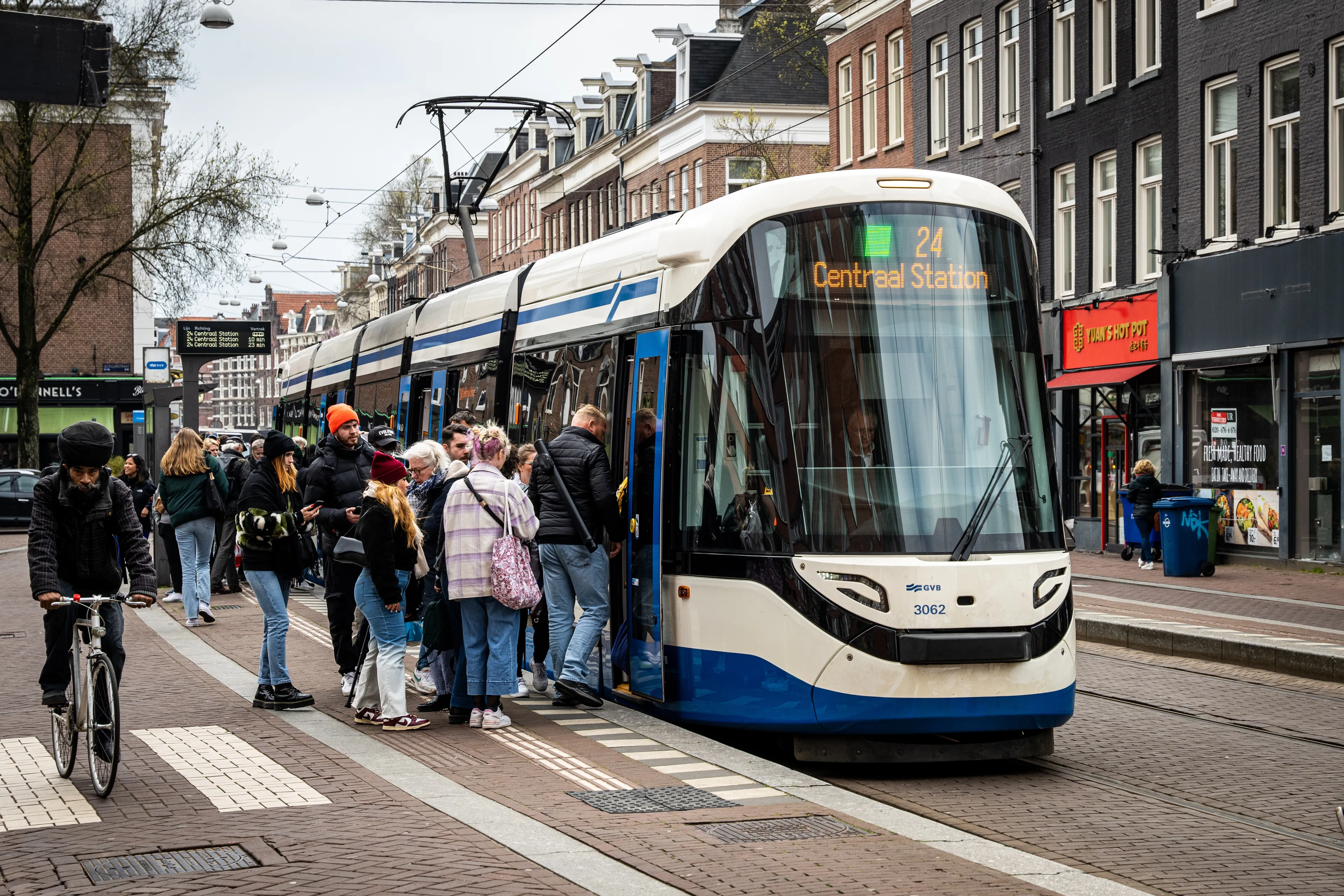 Gratis ov-kaartjes in Amsterdam voor lage inkomens blijken voor iedereen te bestellen