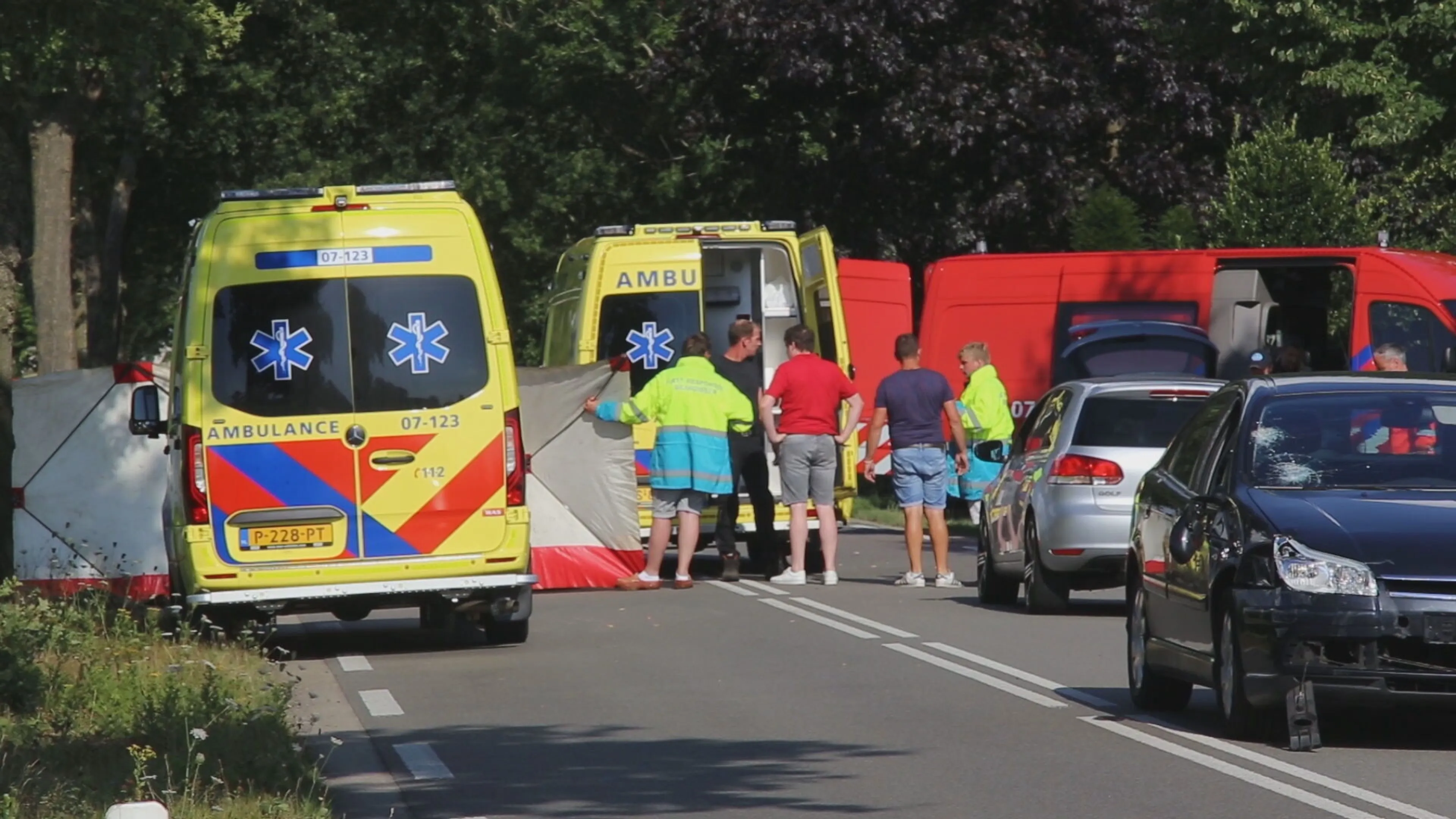 Fietsend kind overlijdt na botsing met auto bij Kootwijkerbroek
