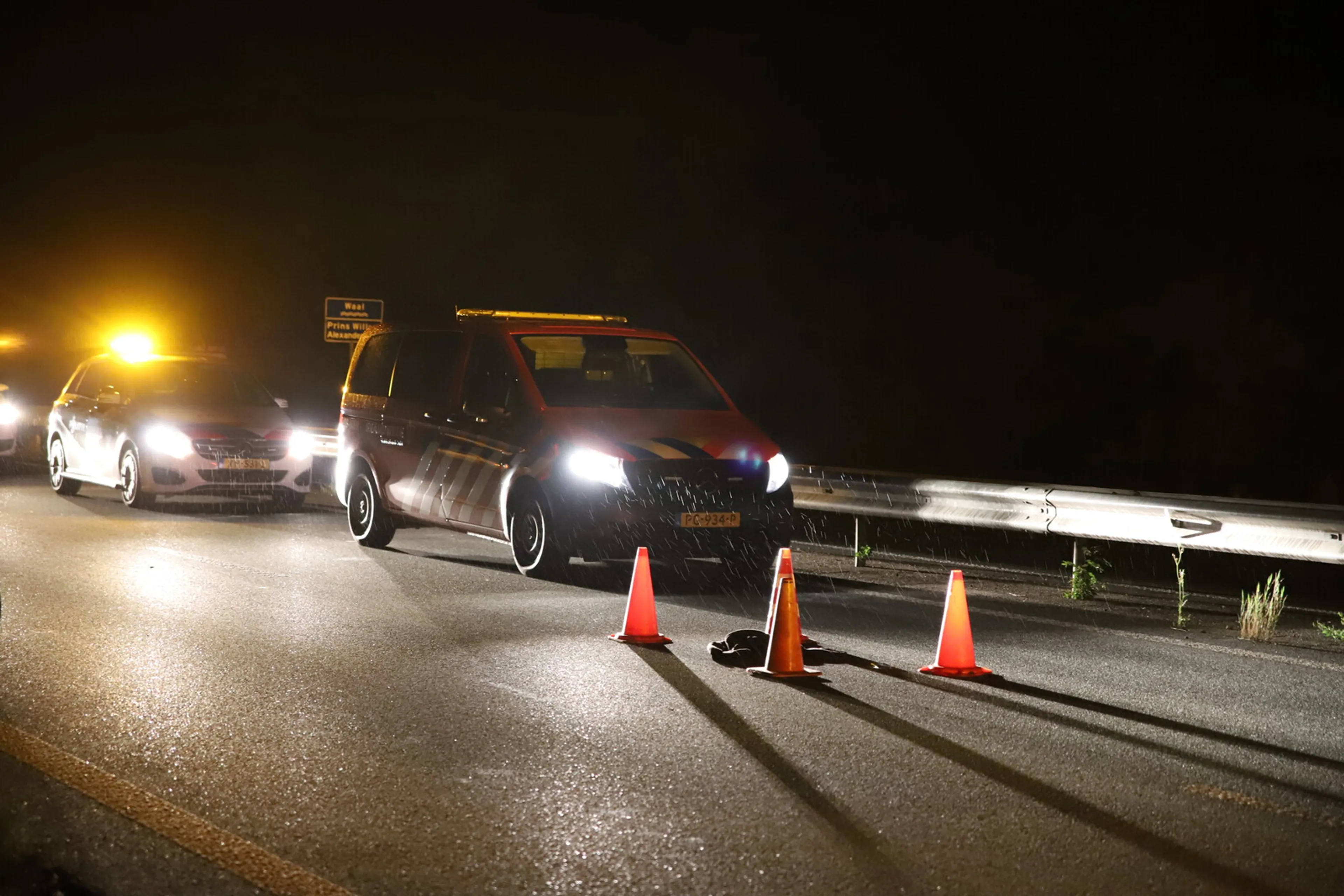 Voetganger (35) overleden na aanrijding op N323 in Echteld