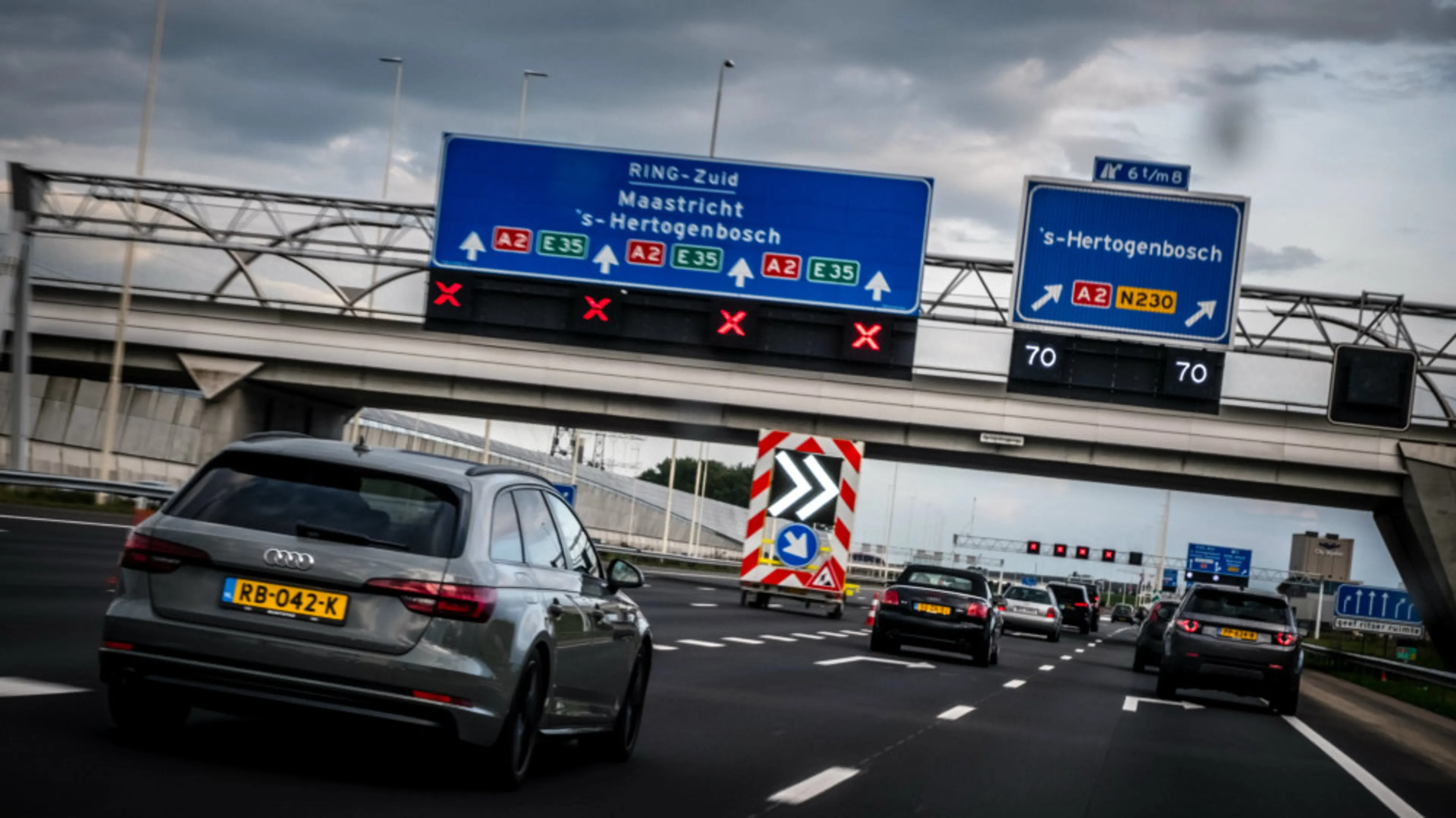 Bestuurders negeren rood kruis op A2 tijdens spoedtransport met kind (4)