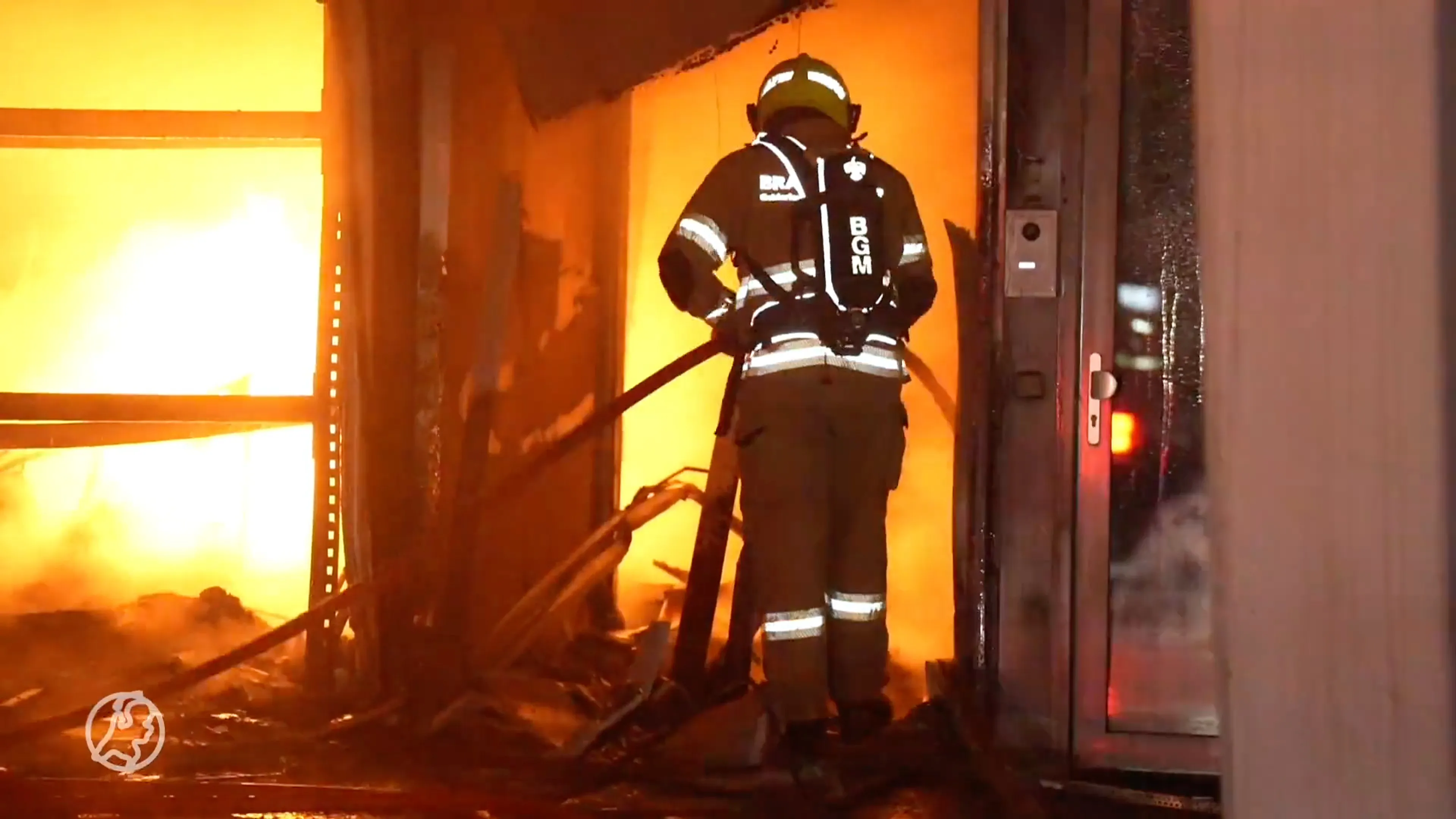 Grote brand in bedrijfspand Arnhem