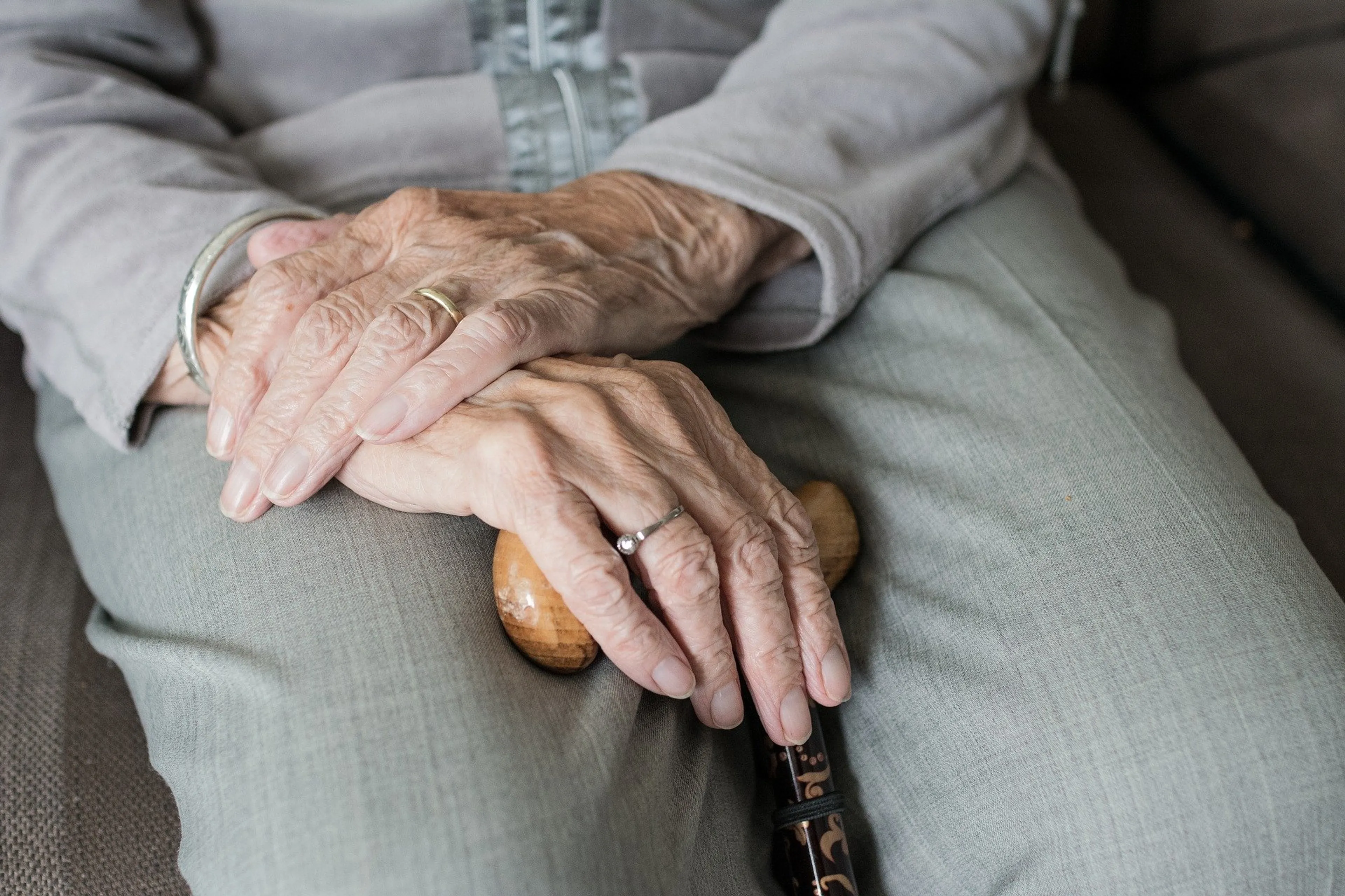 Vooral eenzame ouderen slachtoffer van hittegolf: 'Er is niemand om ze te helpen'