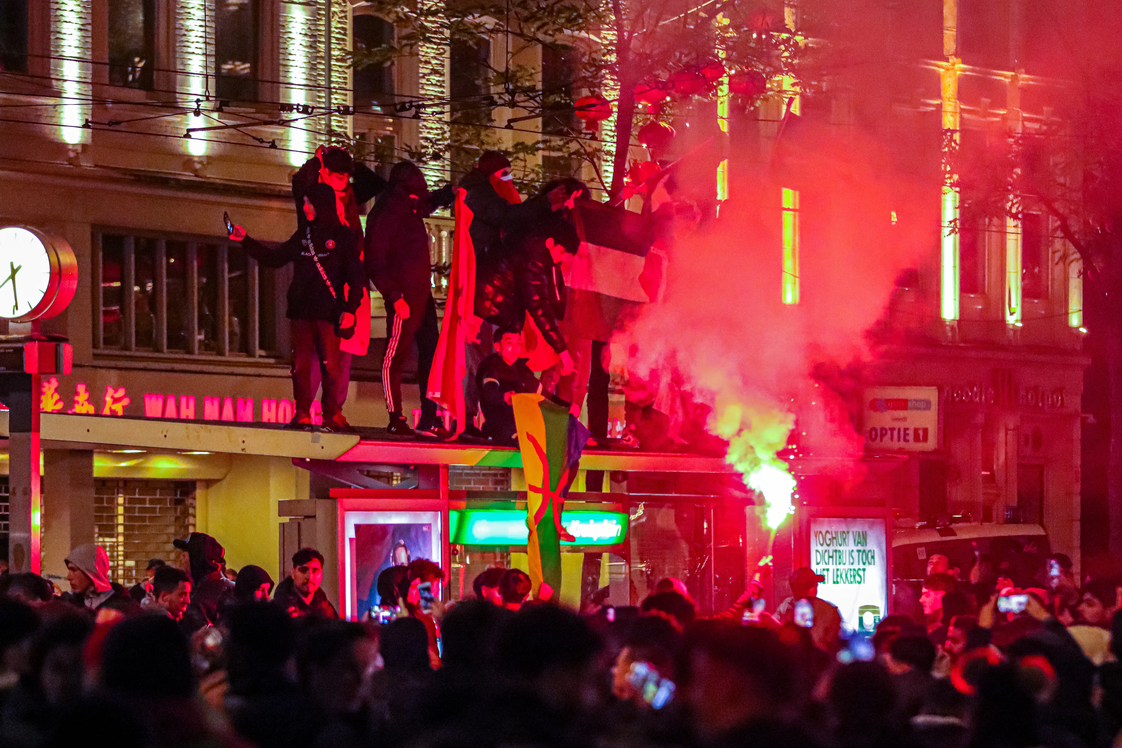 Zes verdachten van rellen na eerdere WK-wedstrijd Marokko melden zich bij de politie