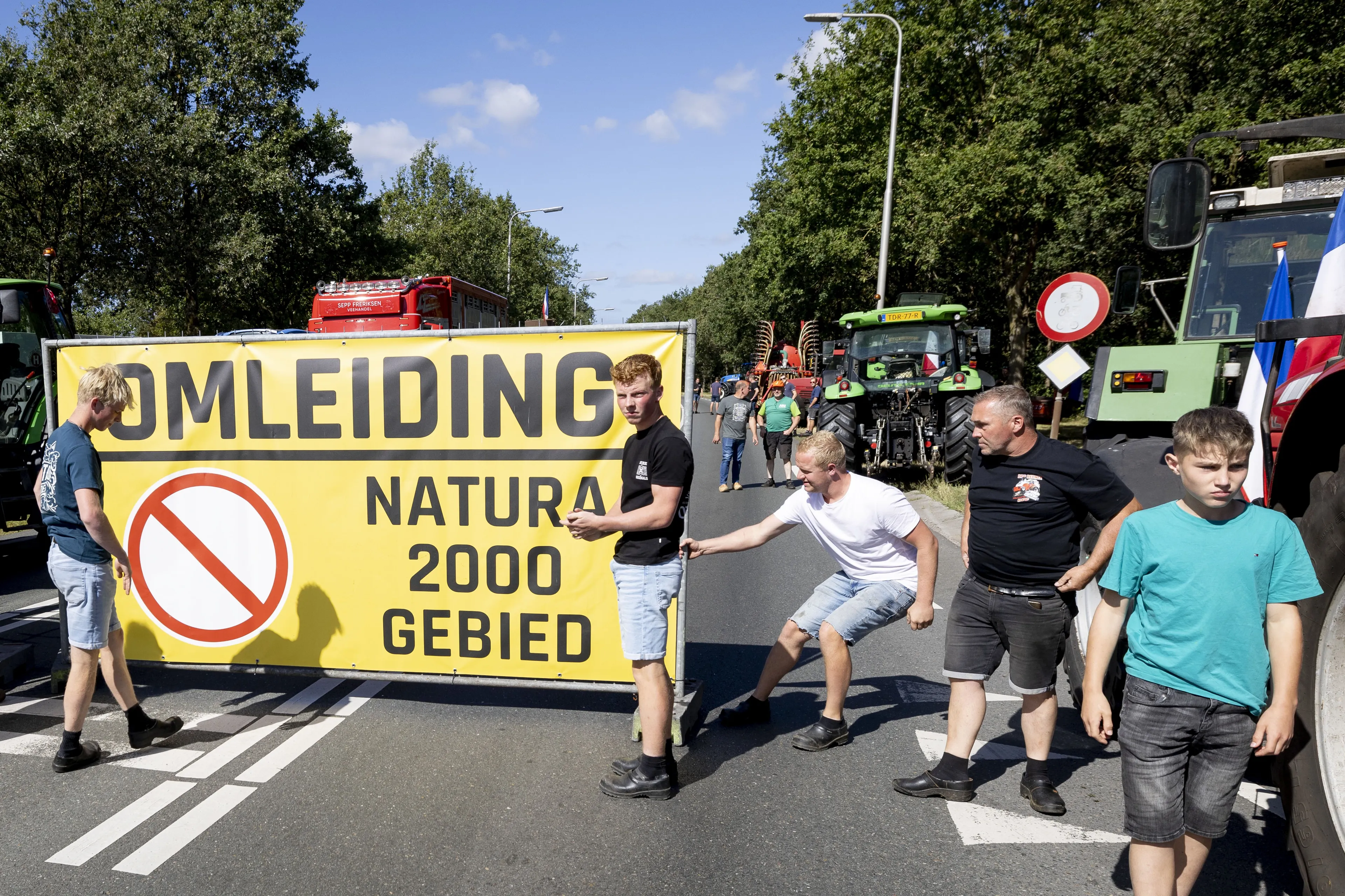 Blokkade N35 van demonstrerende boeren opgeheven, weg weer vrij