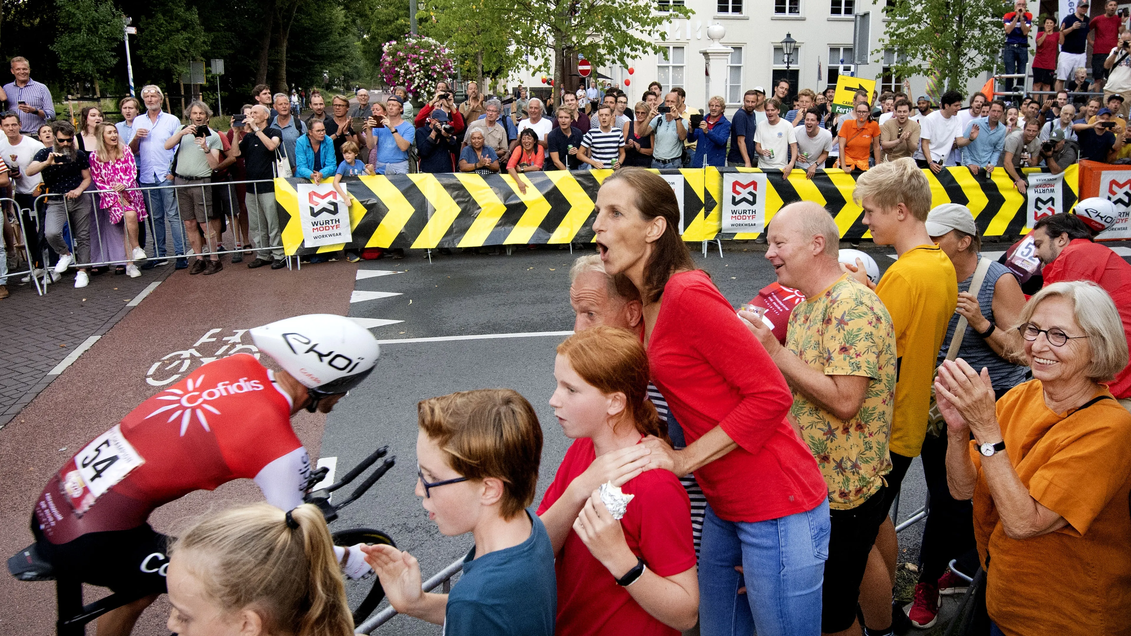 Politie pakt twee personen voor poging blokkade Vuelta in Utrecht