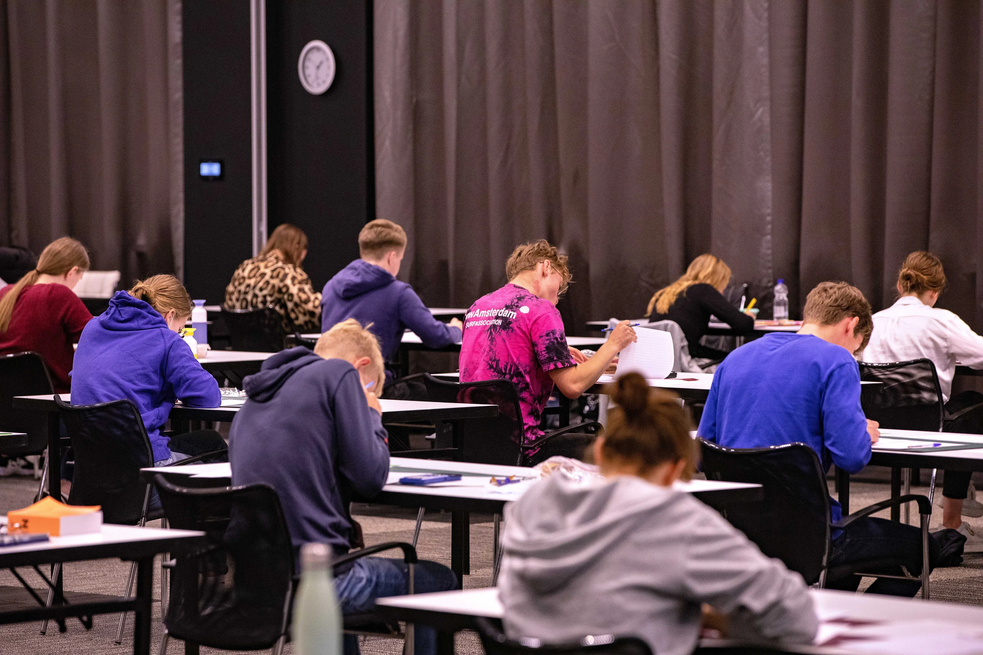 School deelt verkeerde vragen eindexamen, aanpassing nodig voor ruim 14.000 examens