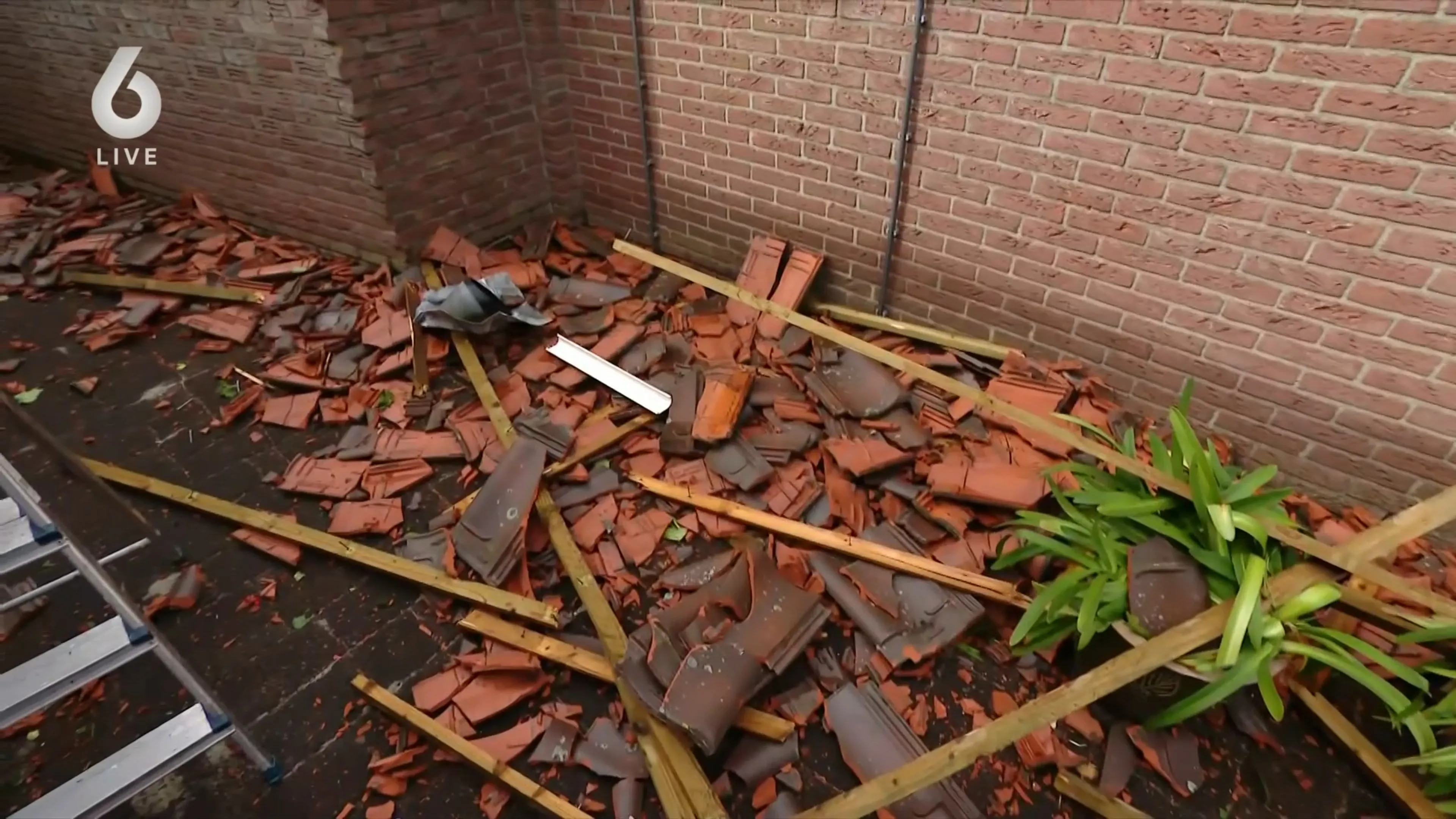 Tornado richt ravage aan in Glanerbrug: 'Alles vloog door de lucht'