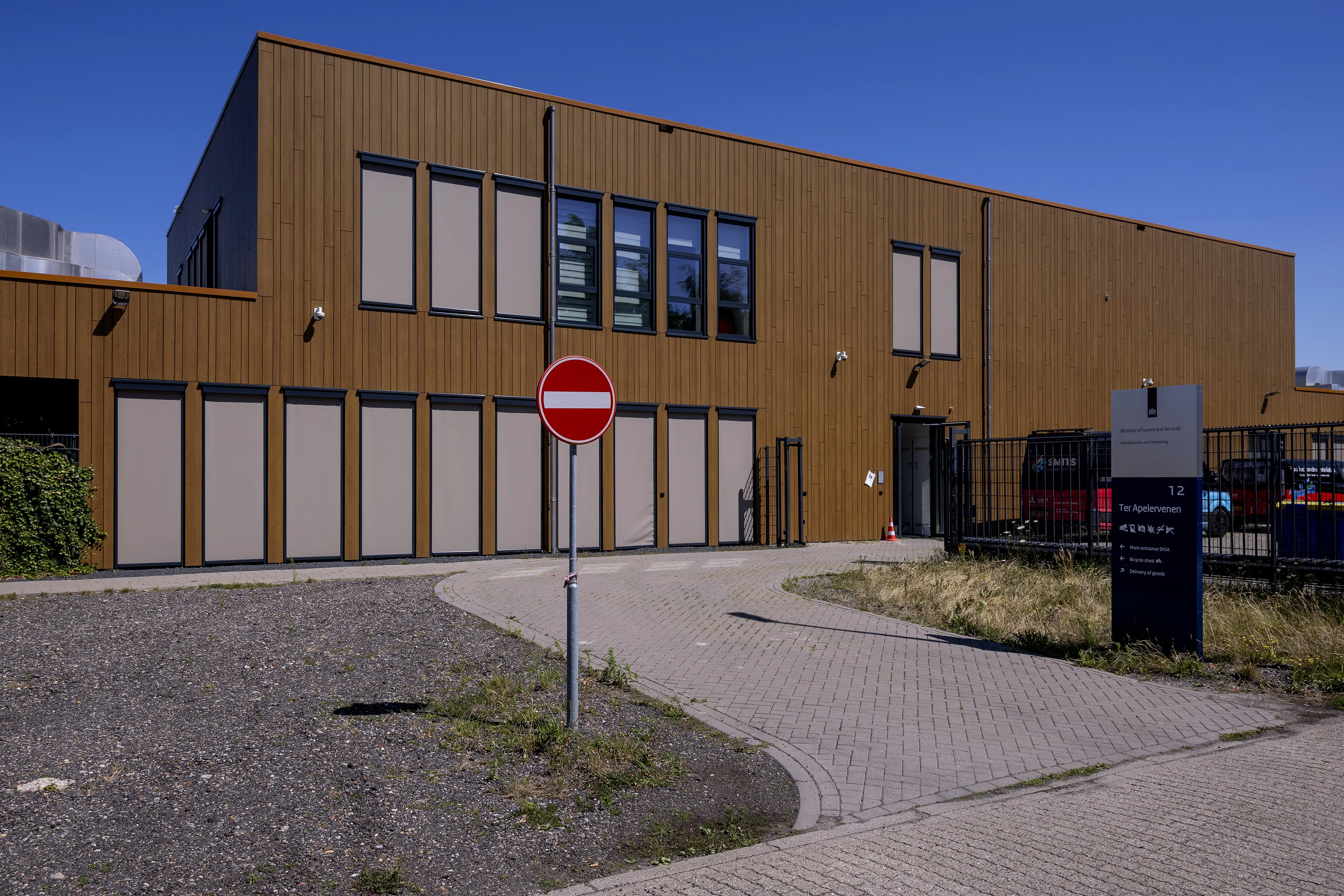 Toezicht, wifi en airco: nieuwe dagopvang voor asielzoekers in Ter Apel