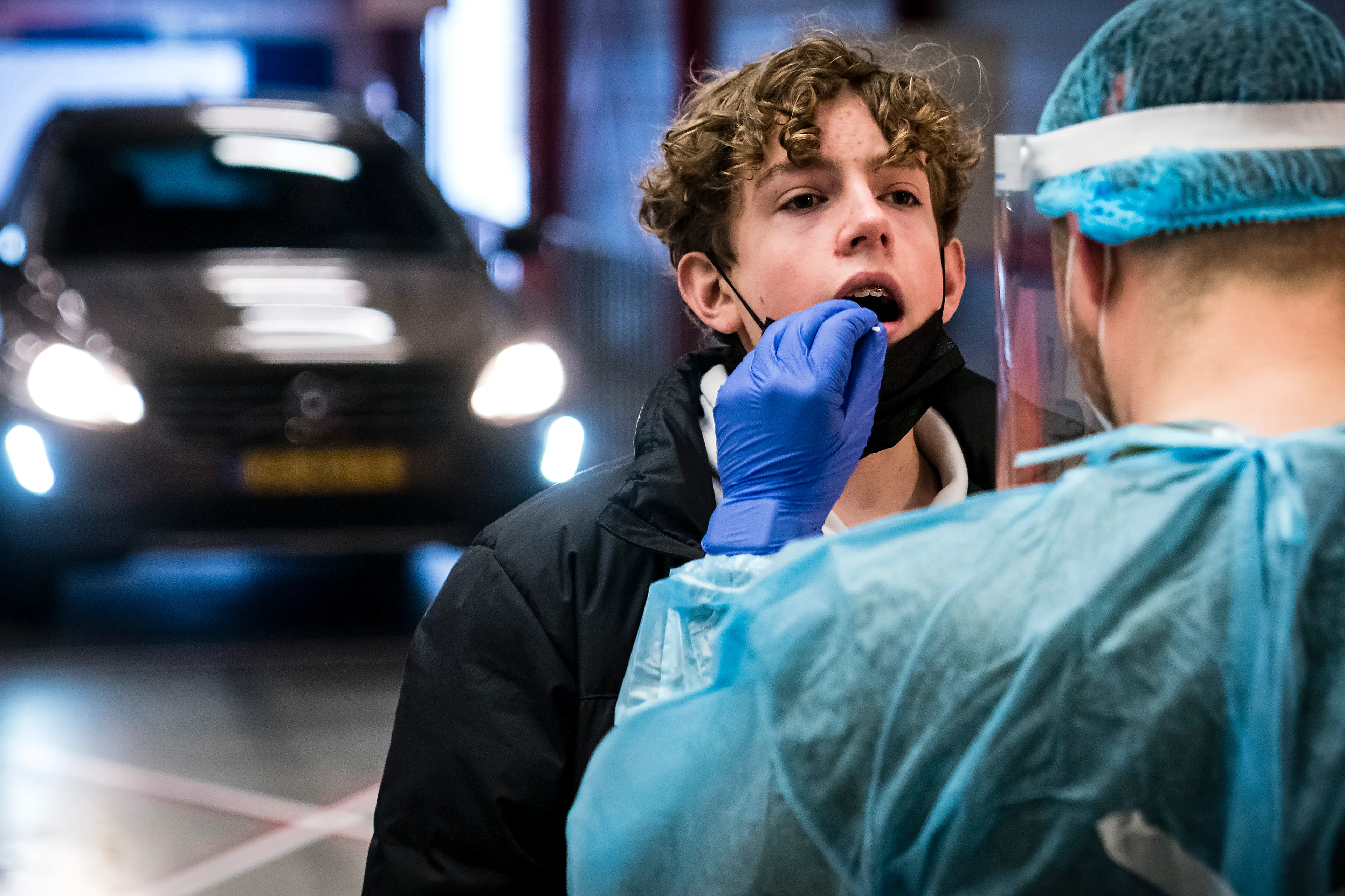 Iets meer coronapatiënten in het ziekenhuis, aantal nieuwe besmettingen daalt verder