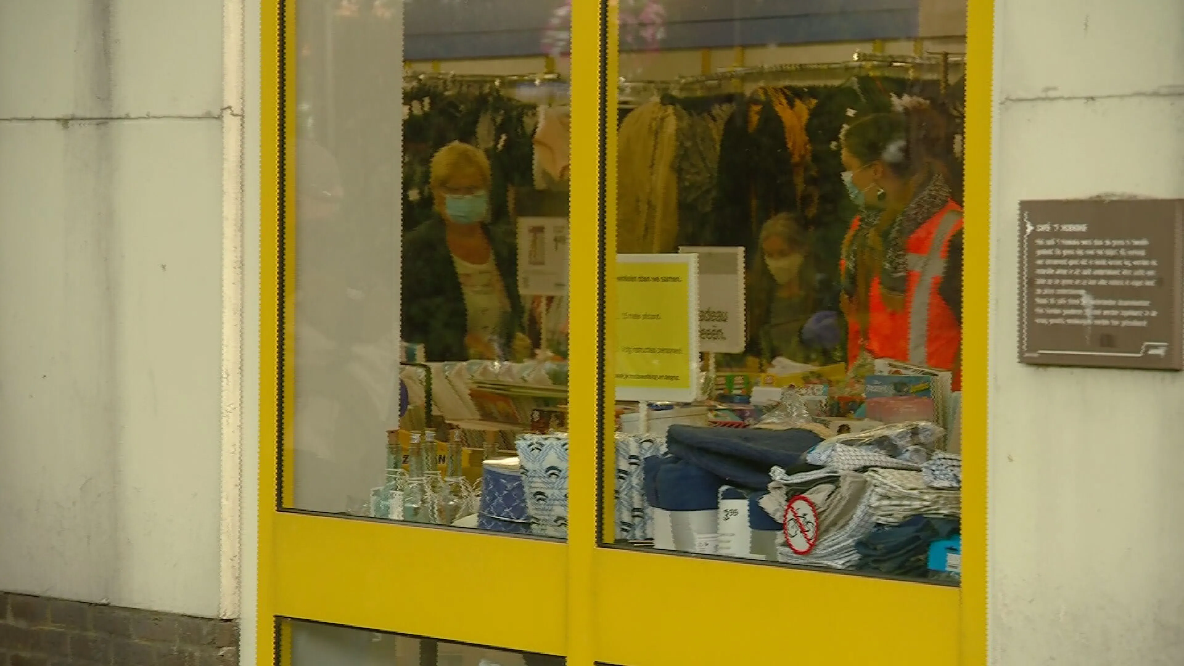 Burgemeester Baarle-Nassau: 'Winkel in? Mondkapje op!'