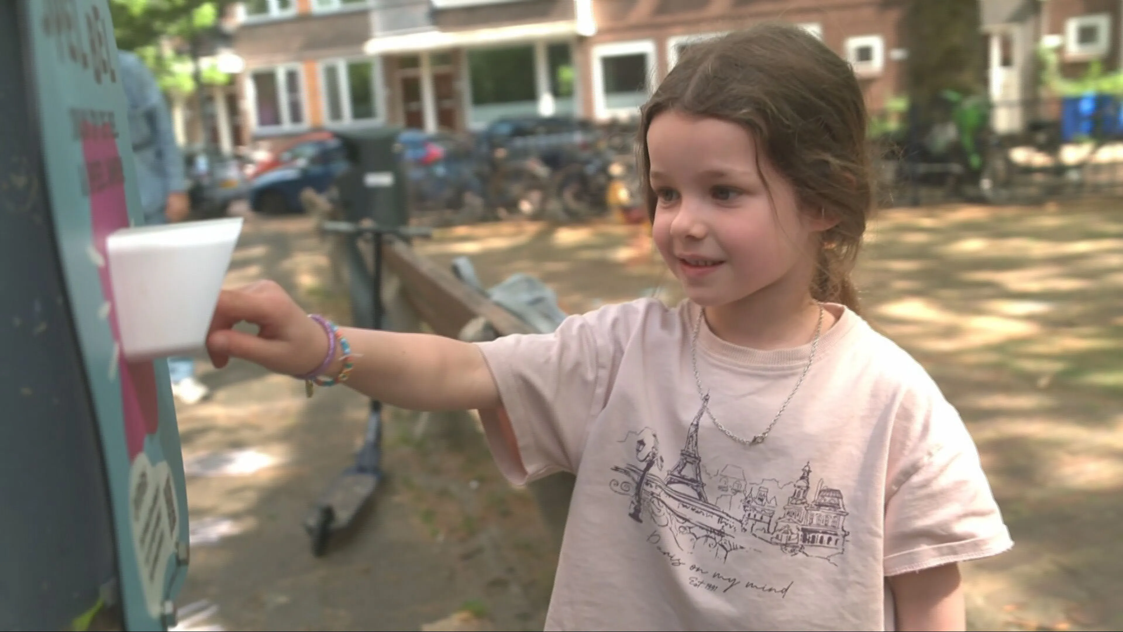 Kinderen spelen te veel binnen? Deze speelbel moet dat veranderen