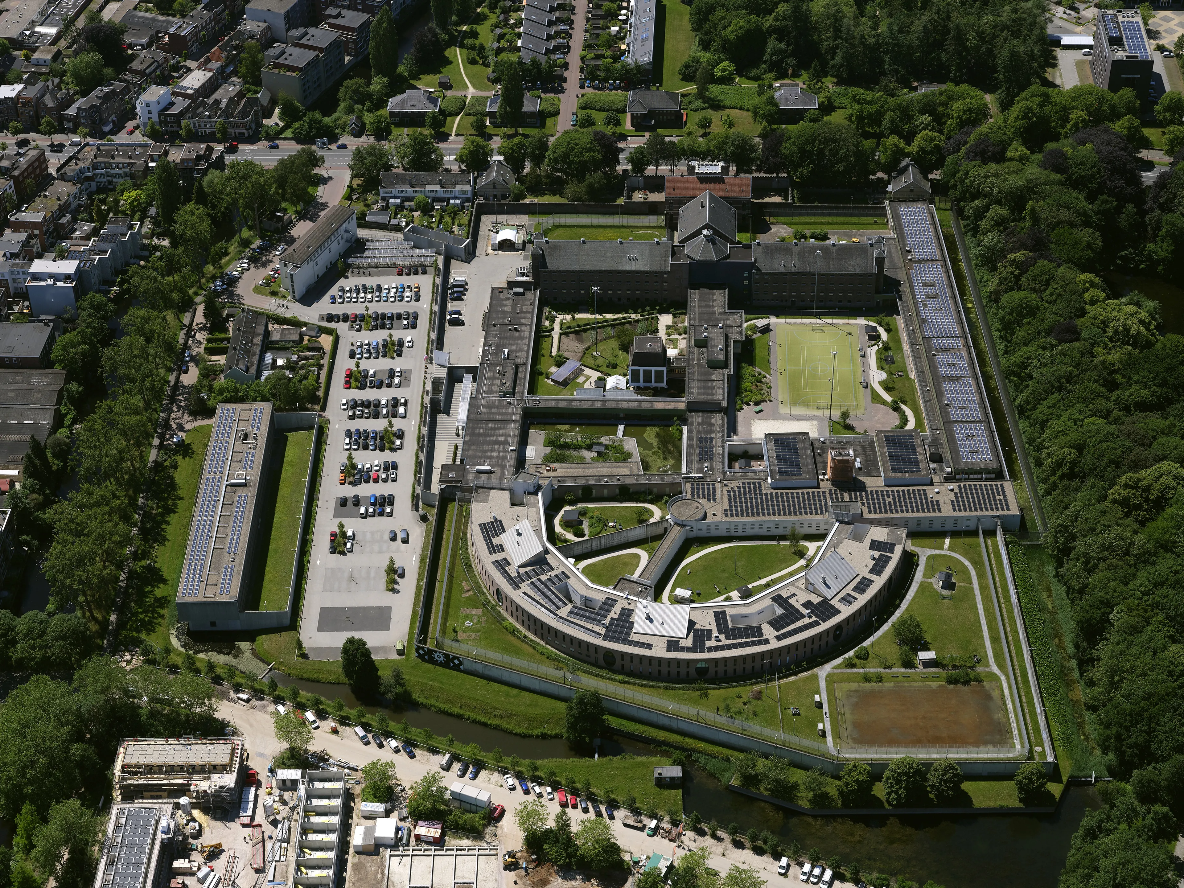 Tbs'er verdacht van moordpoging met terreuroogmerk na neersteken medepatiënt