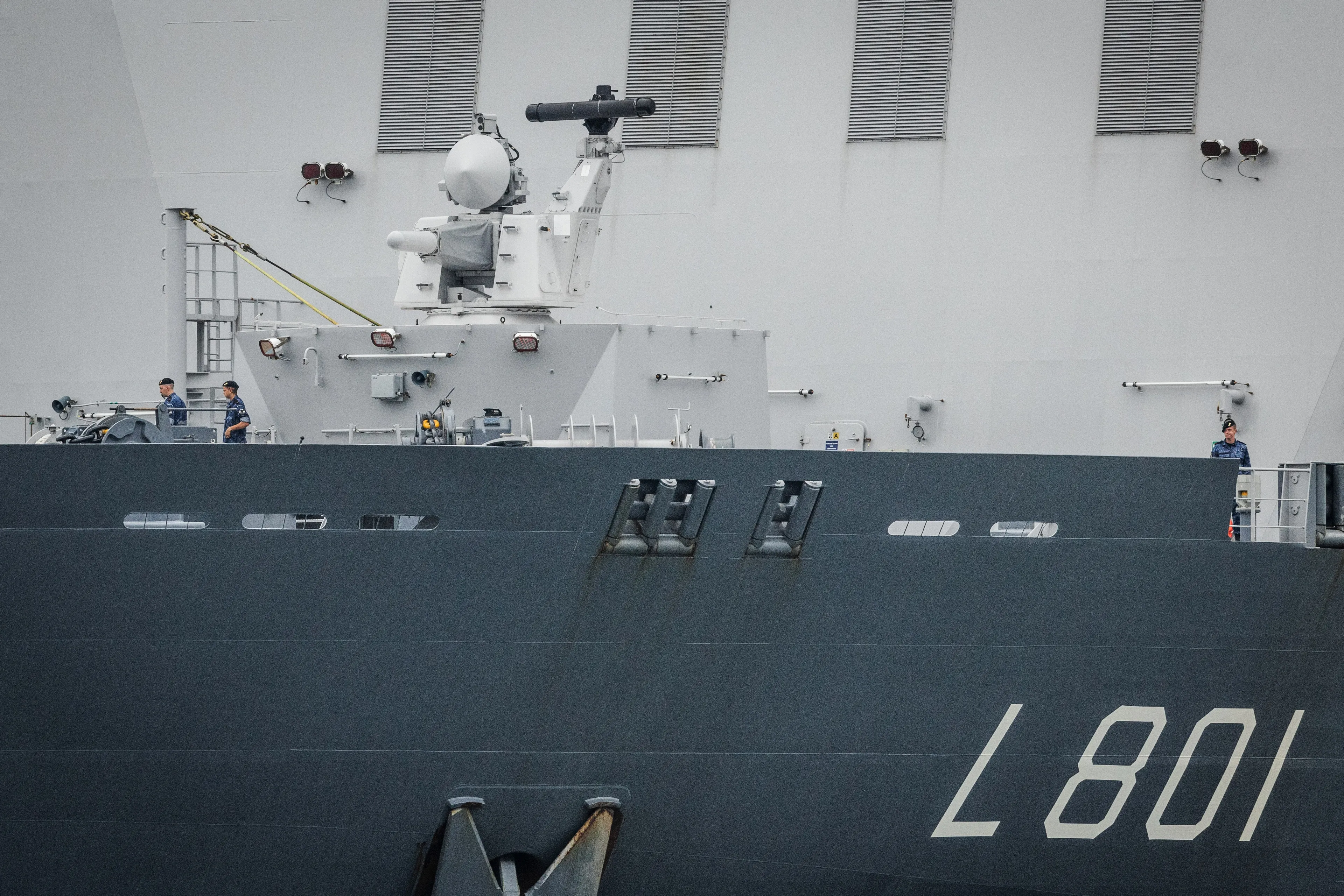 Nederlandse marine begeleidt zes Russische schepen door Noordzee